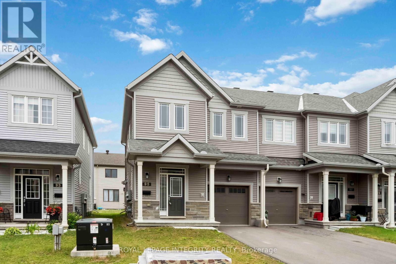 95 Mesa Drive, Ottawa, Ontario  K2J 6W1 - Photo 4 - X12420209