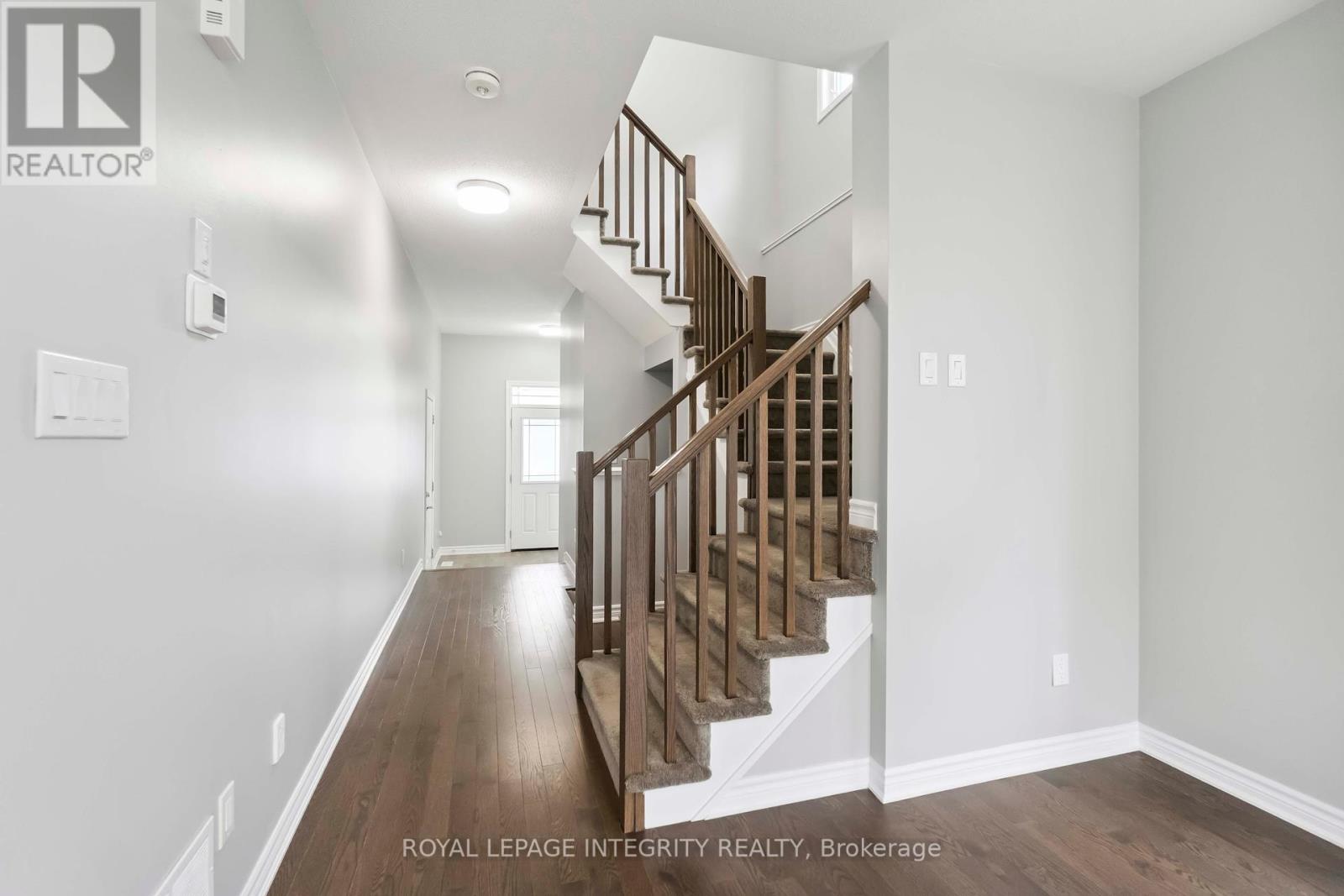 95 Mesa Drive, Ottawa, Ontario  K2J 6W1 - Photo 8 - X12420209