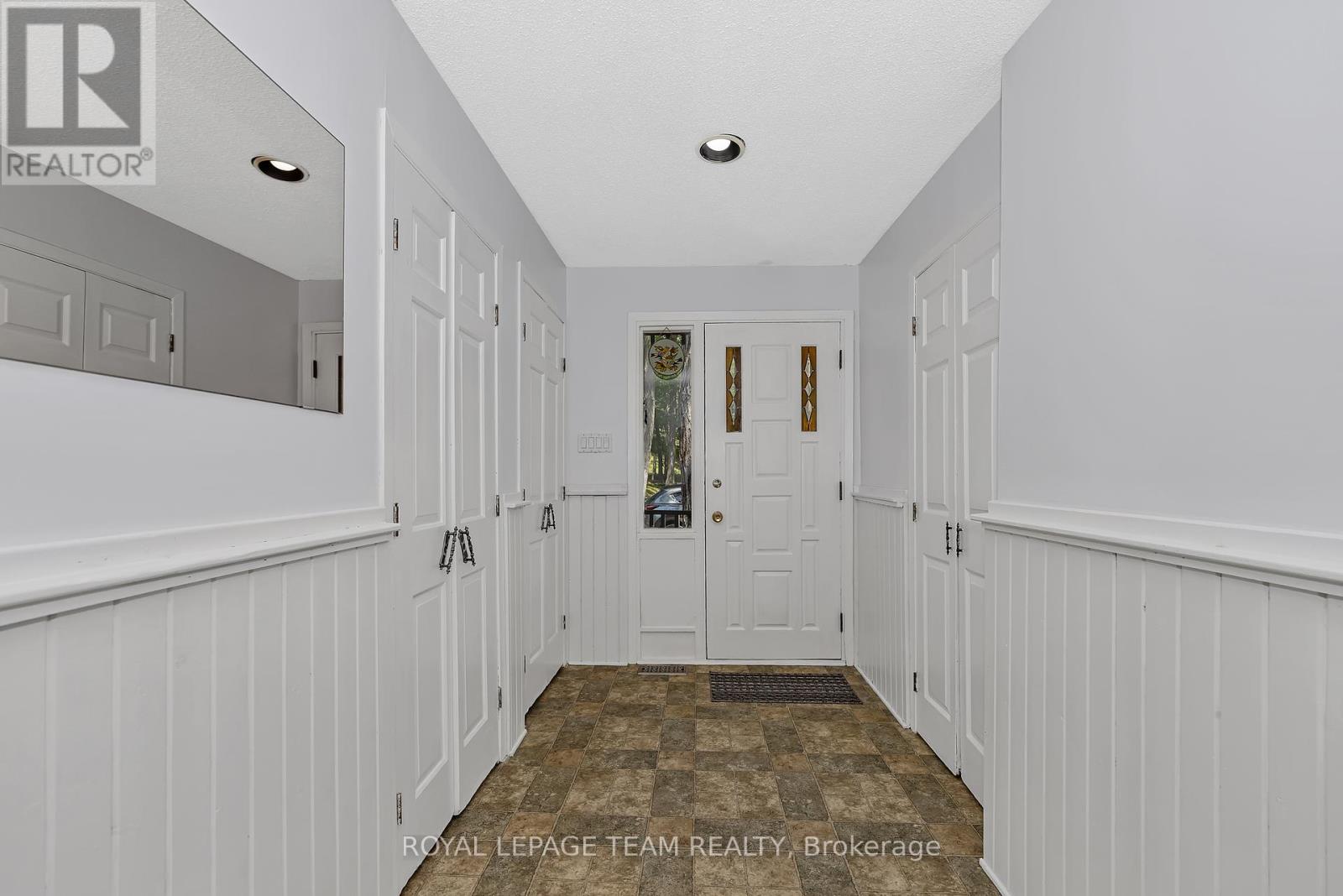 1210 Bayview Drive, Ottawa, Ontario  K0A 3M0 - Photo 3 - X12420211