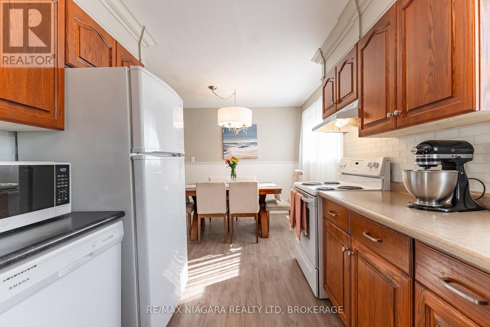 113 Lyons Avenue, Welland, Ontario  L3B 1L9 - Photo 11 - X12420219