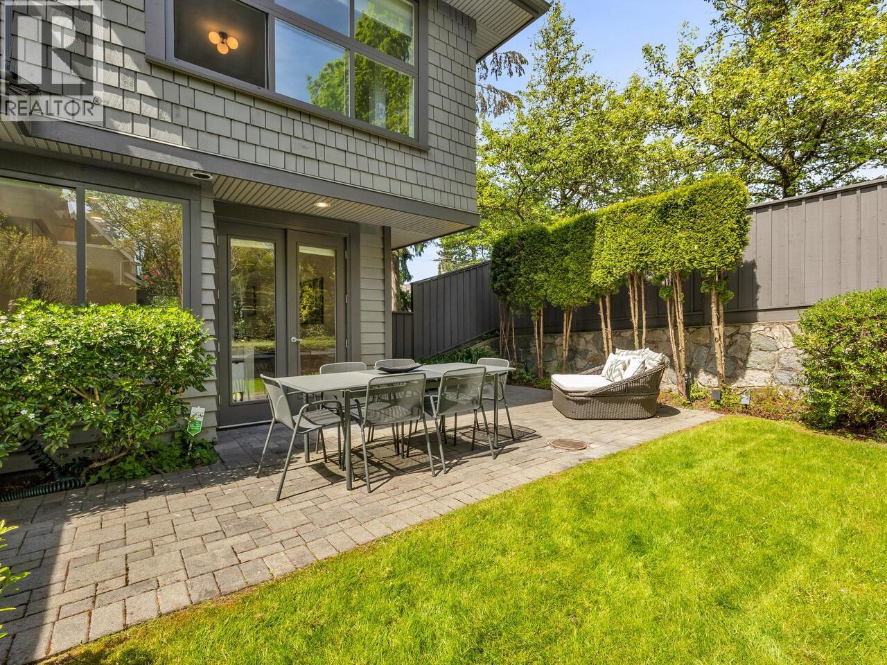 1664 St.georges Avenue, North Vancouver, British Columbia  V7L 3J7 - Photo 2 - R3050886