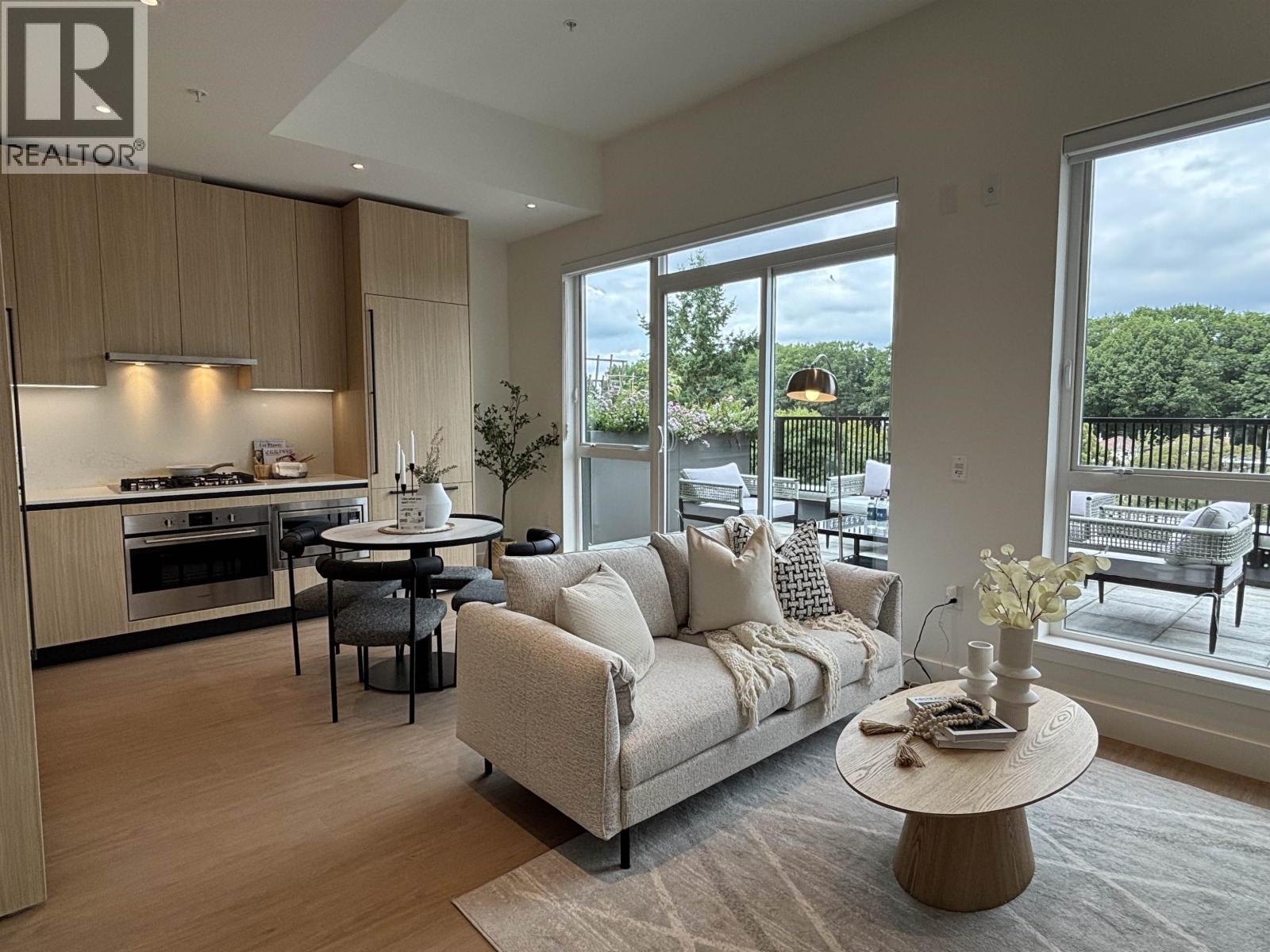 601 2235 E Broadway, Vancouver, British Columbia  V5N 0J5 - Photo 1 - R3050917