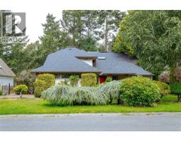 3910 Gibson Crt Ten Mile Point, Saanich, Ca