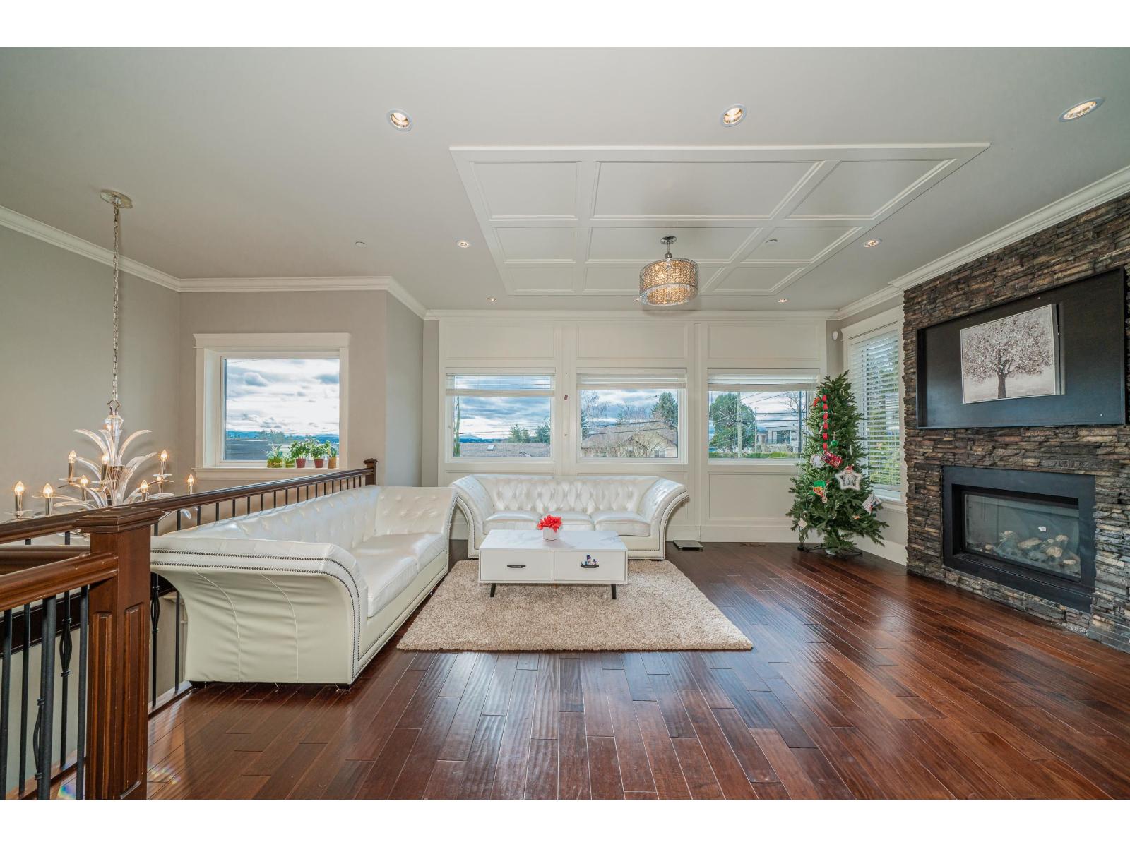15807 Buena Vista Avenue, White Rock, British Columbia  V4B 2A2 - Photo 2 - R3050984
