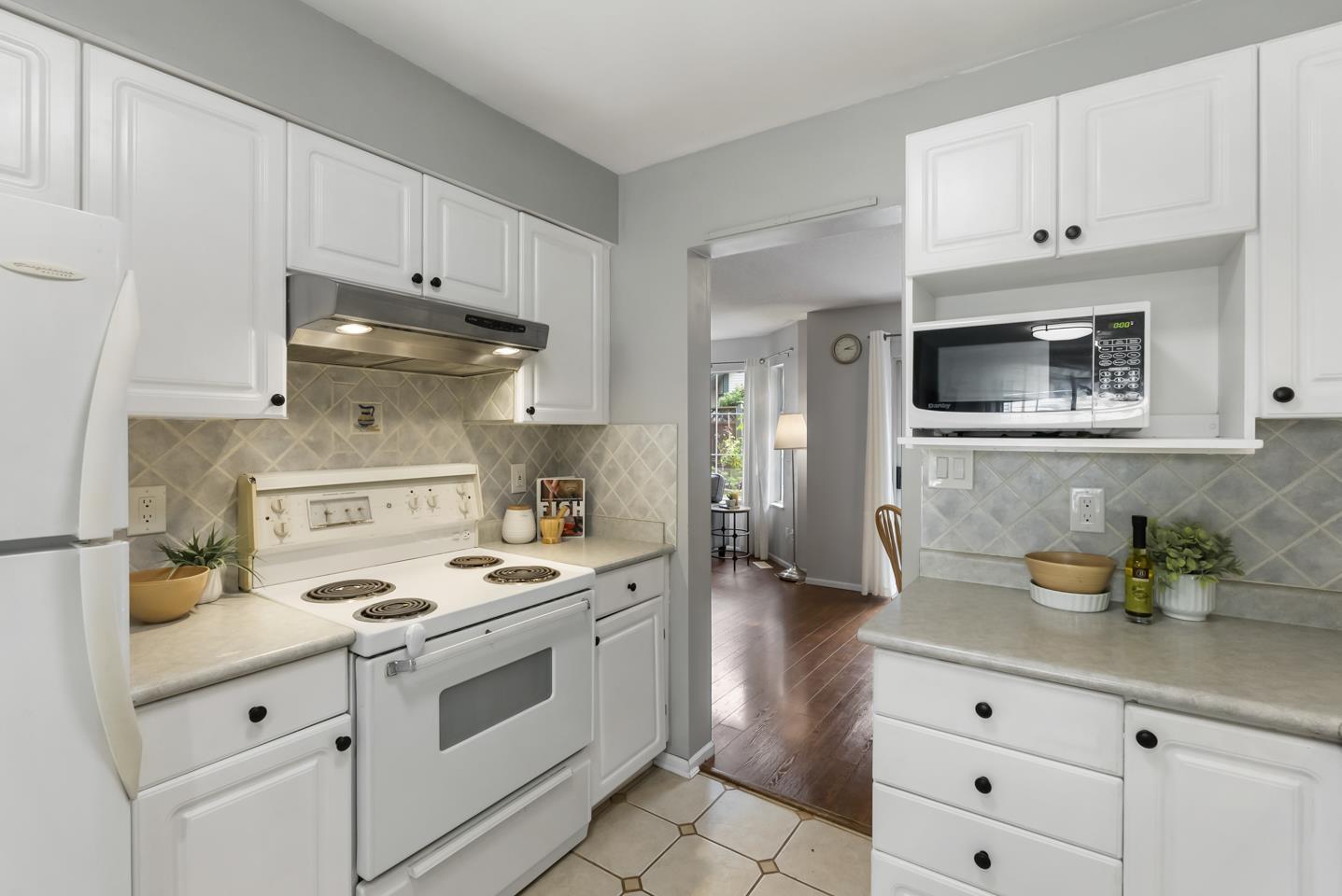 106 8655 King George Boulevard, Surrey, British Columbia  V3W 5C4 - Photo 9 - R3050864