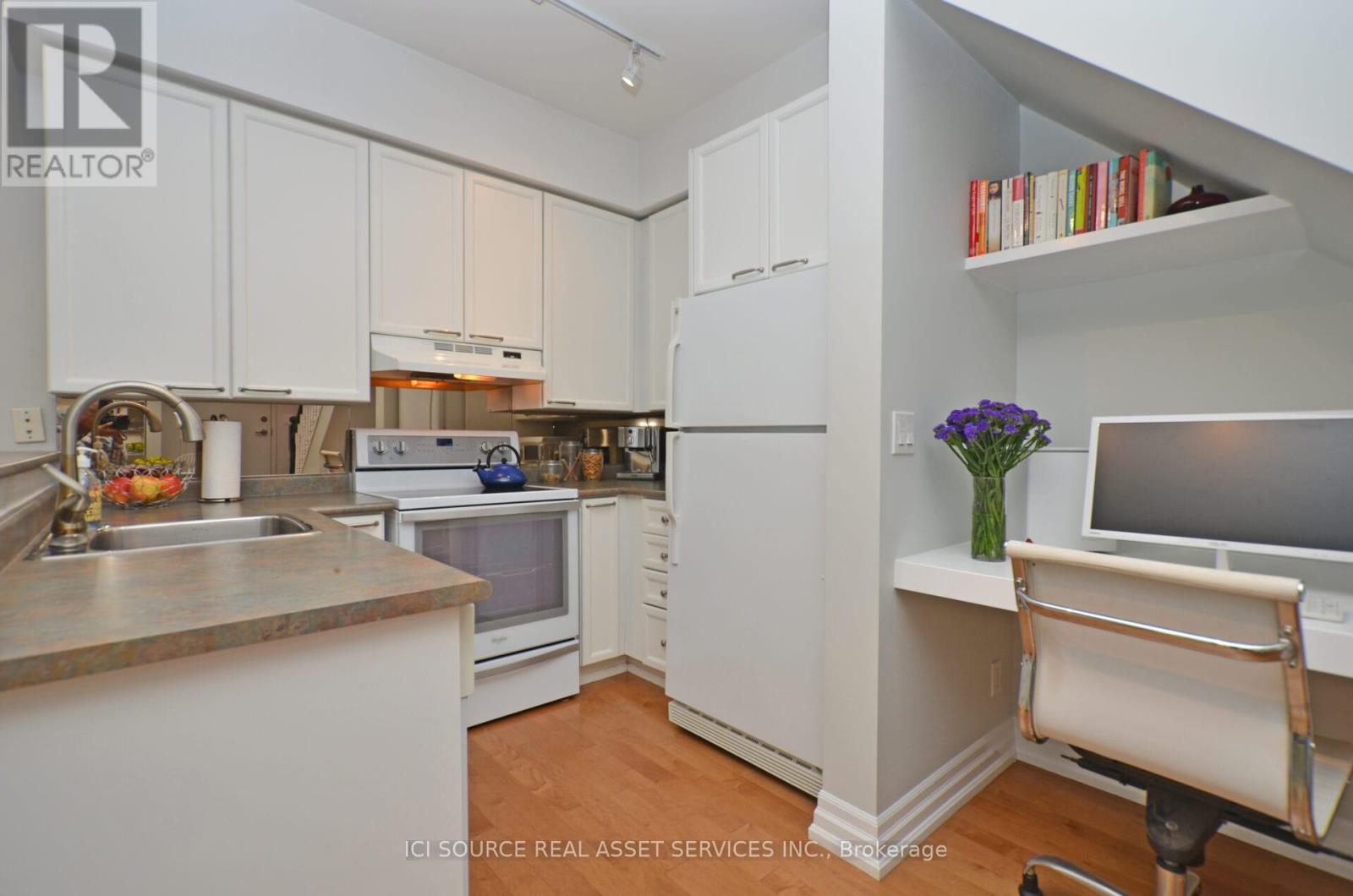 121 - 109 Front Street E, Toronto, Ontario  M5A 4P7 - Photo 4 - C12393367