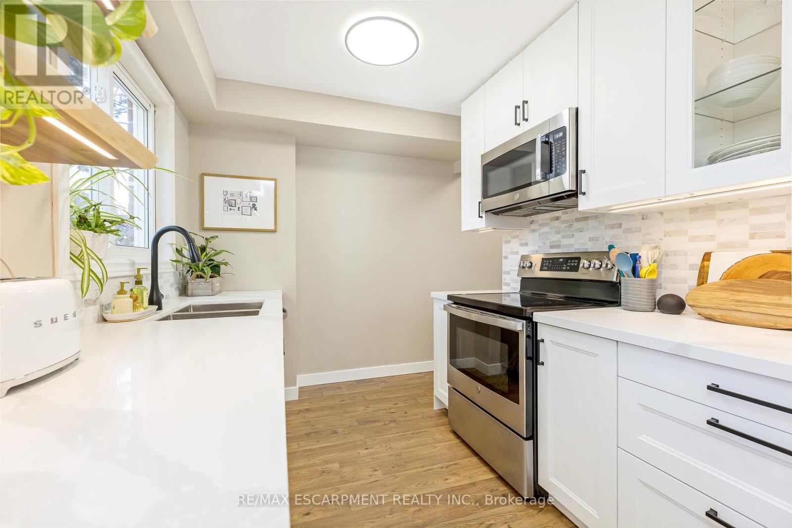 16 - 235 Bronte Street S, Milton, Ontario  L9T 3V8 - Photo 13 - W12420189