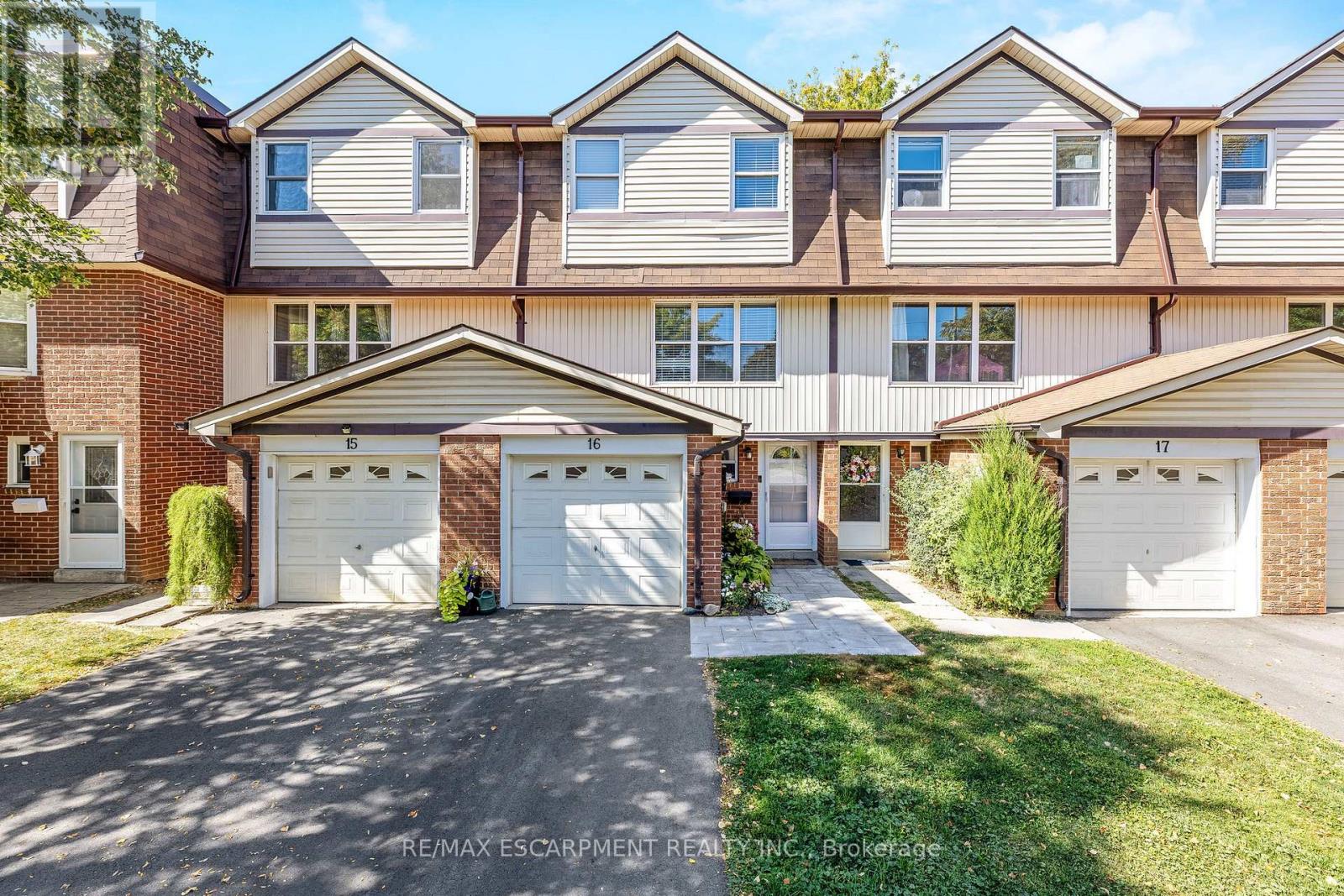 16 - 235 Bronte Street S, Milton, Ontario  L9T 3V8 - Photo 3 - W12420189