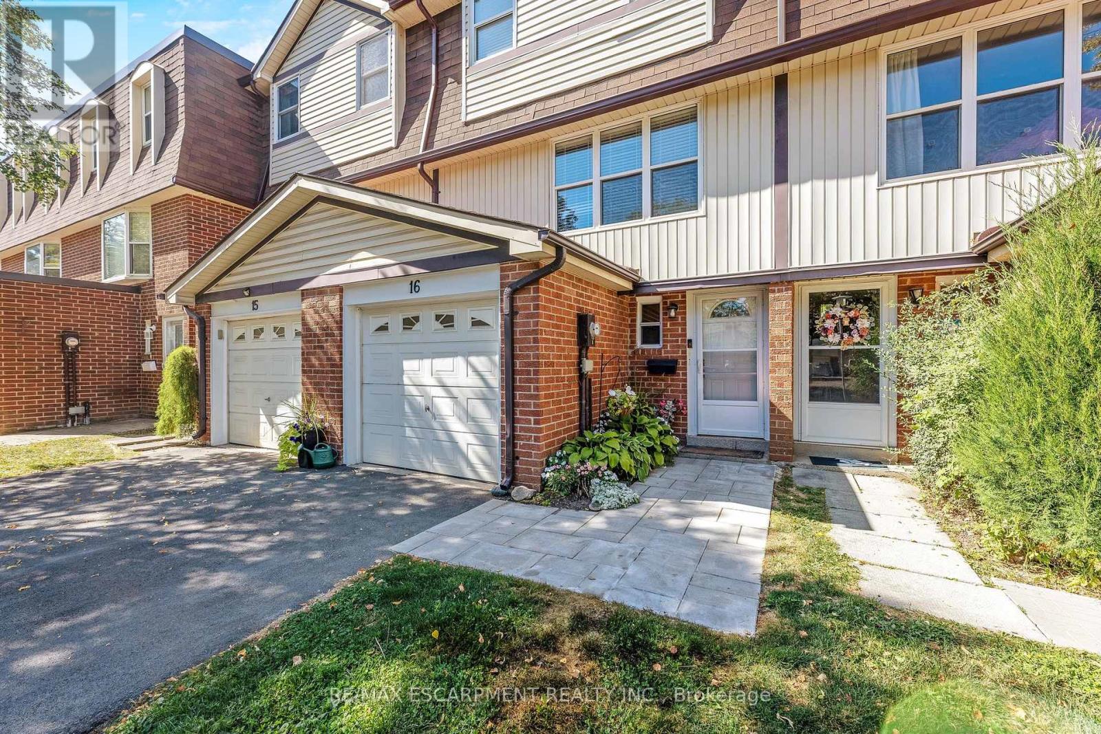 16 - 235 Bronte Street S, Milton, Ontario  L9T 3V8 - Photo 5 - W12420189
