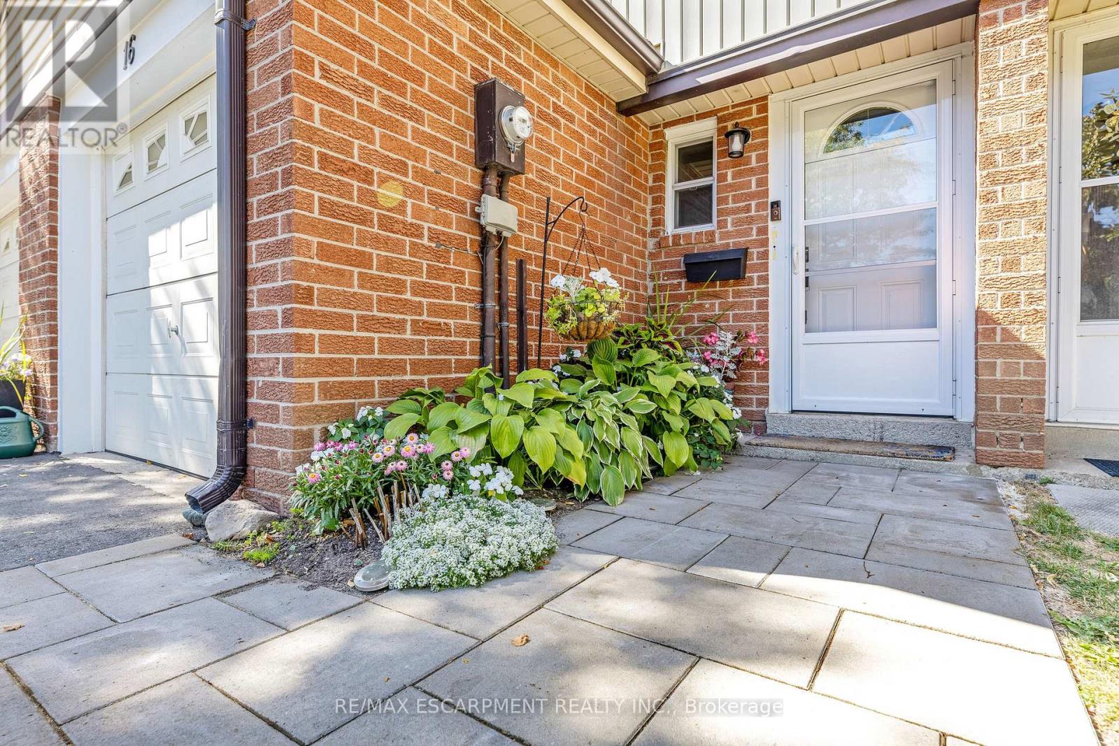 16 - 235 Bronte Street S, Milton, Ontario  L9T 3V8 - Photo 2 - W12420189