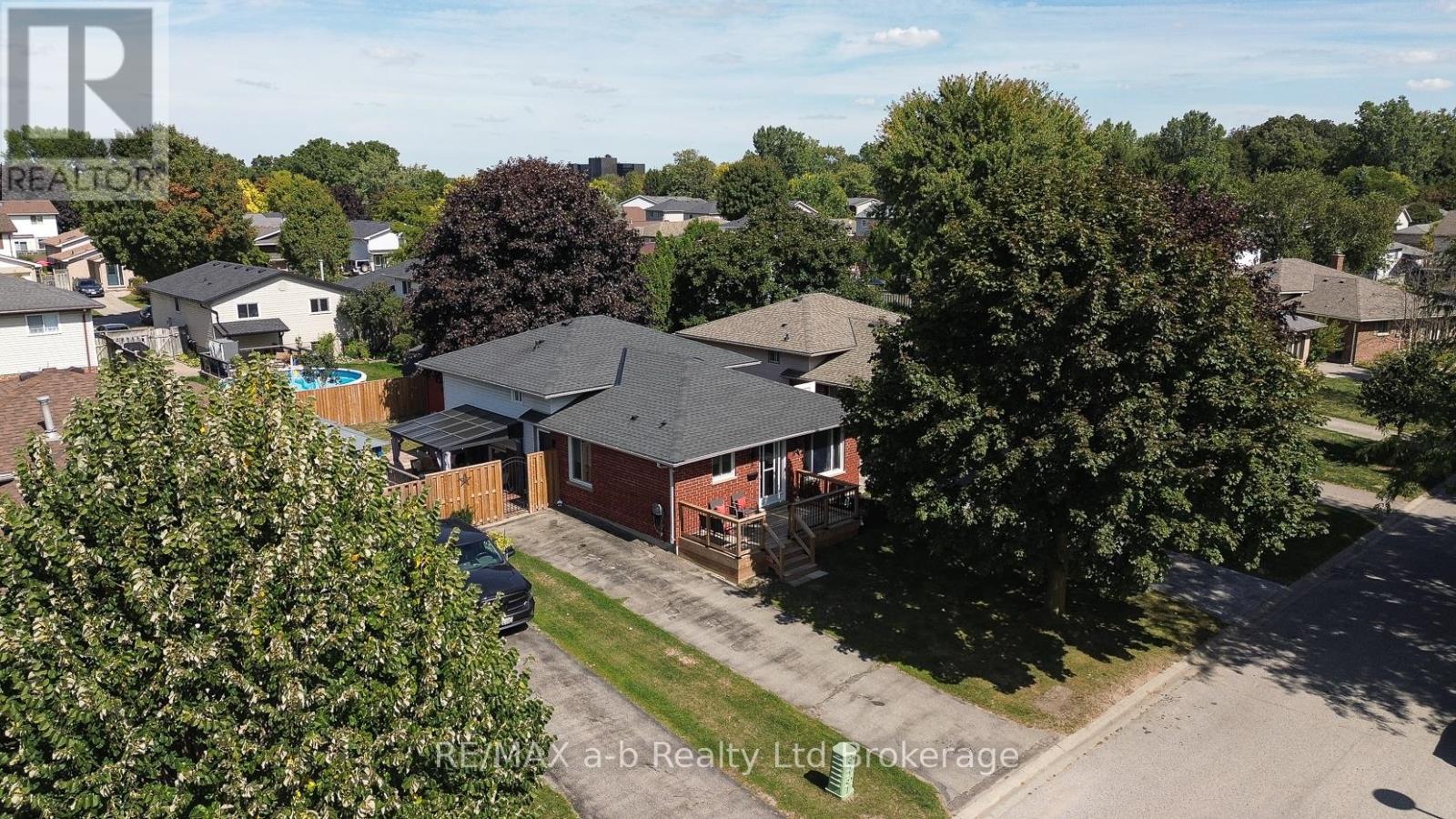 36 PORTSMOUTH ROAD, London East, Ontario