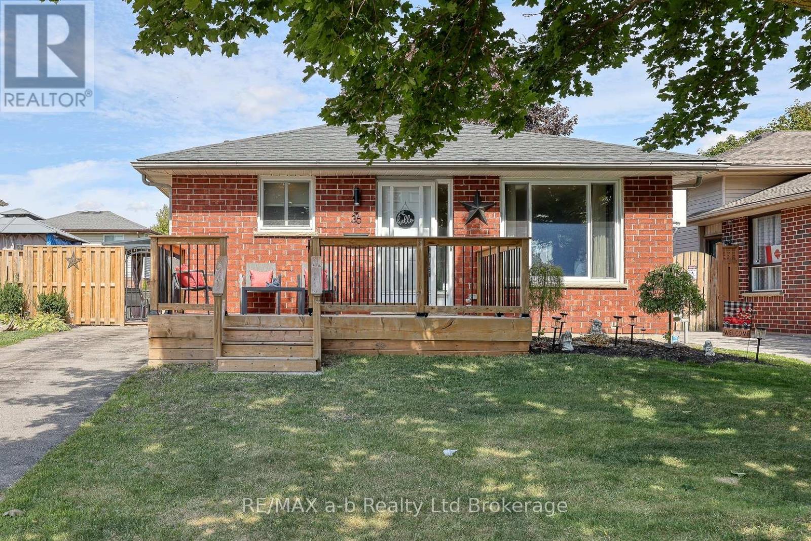 36 Portsmouth Road, London East, Ontario  N5V 4E2 - Photo 2 - X12397129