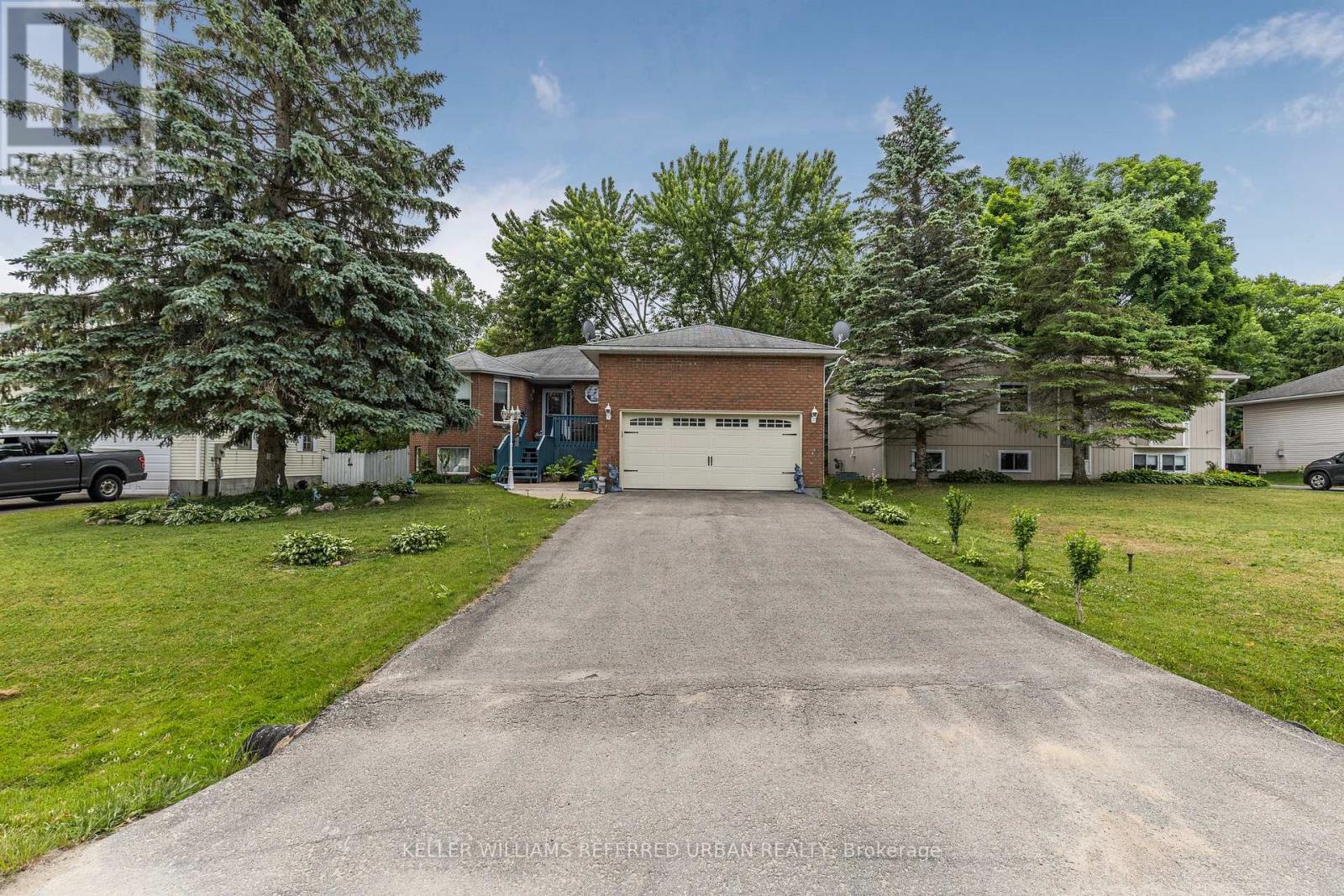 31 John Dillingno Street, Tay, Ontario  L0K 2A0 - Photo 1 - S12420221