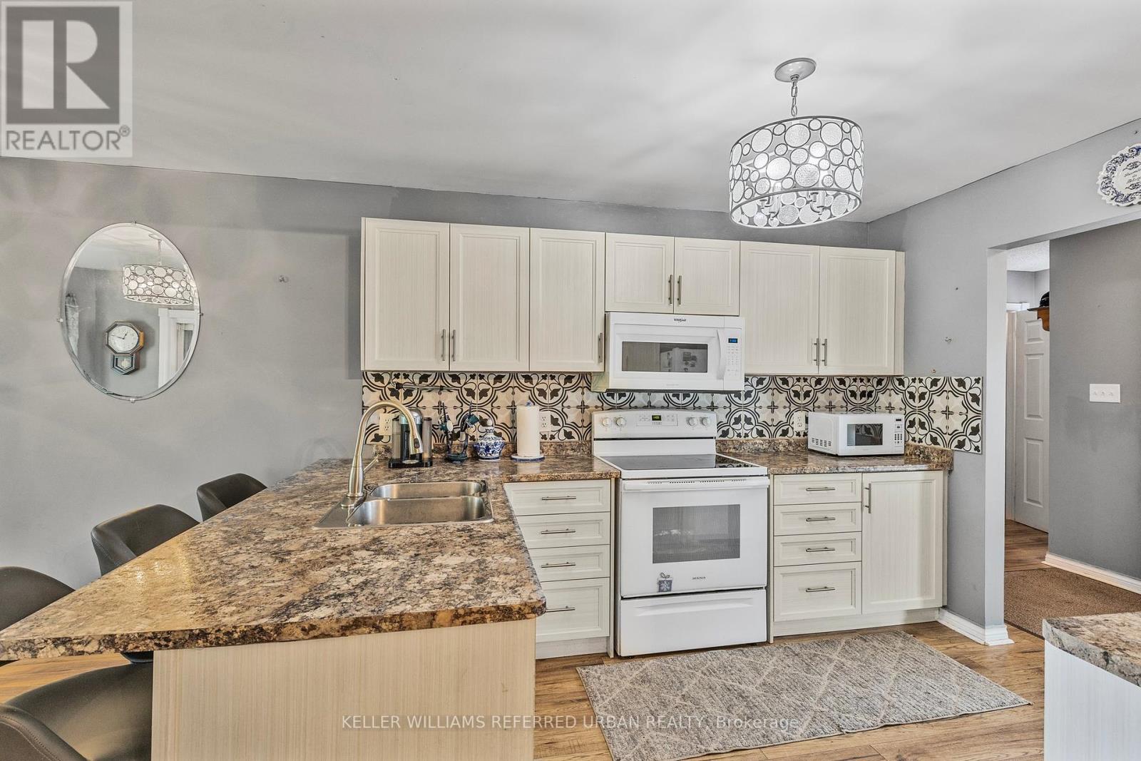 31 John Dillingno Street, Tay, Ontario  L0K 2A0 - Photo 11 - S12420221