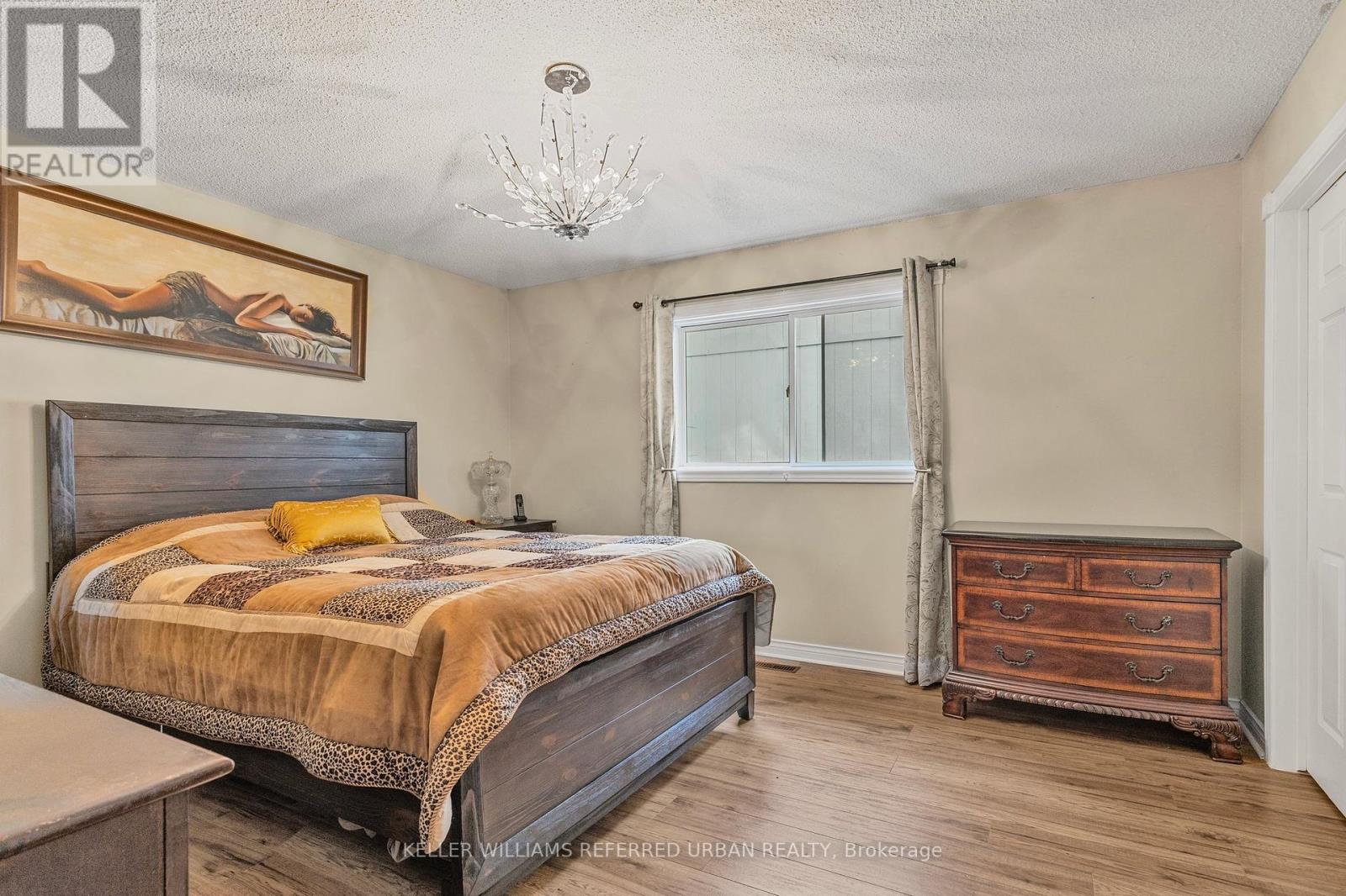 31 John Dillingno Street, Tay, Ontario  L0K 2A0 - Photo 16 - S12420221
