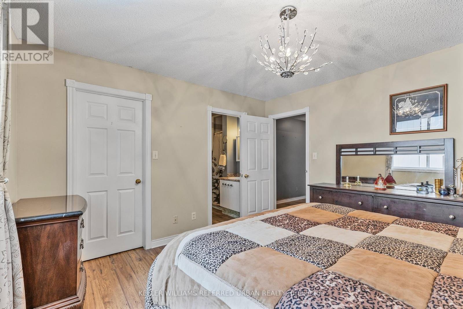 31 John Dillingno Street, Tay, Ontario  L0K 2A0 - Photo 17 - S12420221