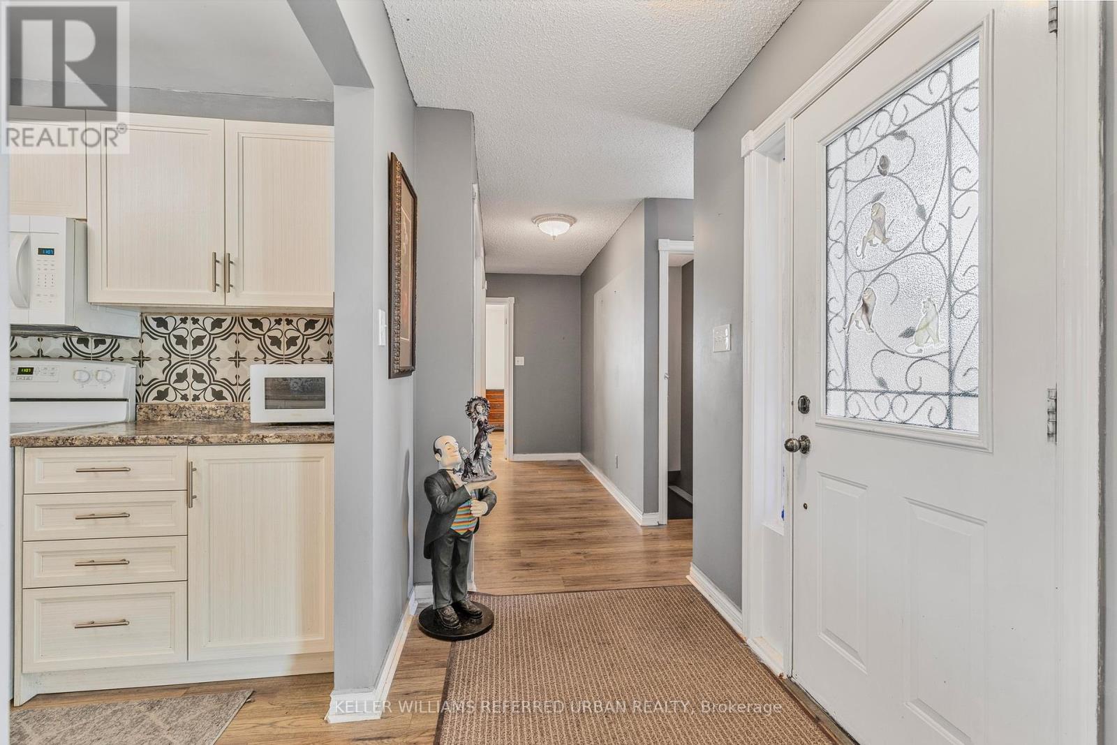 31 John Dillingno Street, Tay, Ontario  L0K 2A0 - Photo 5 - S12420221
