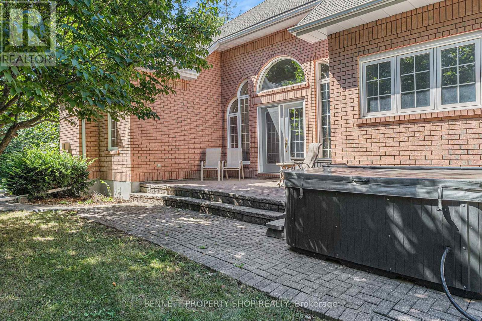 5 Countryside Green, Ottawa, Ontario  K2R 1B5 - Photo 36 - X12353577