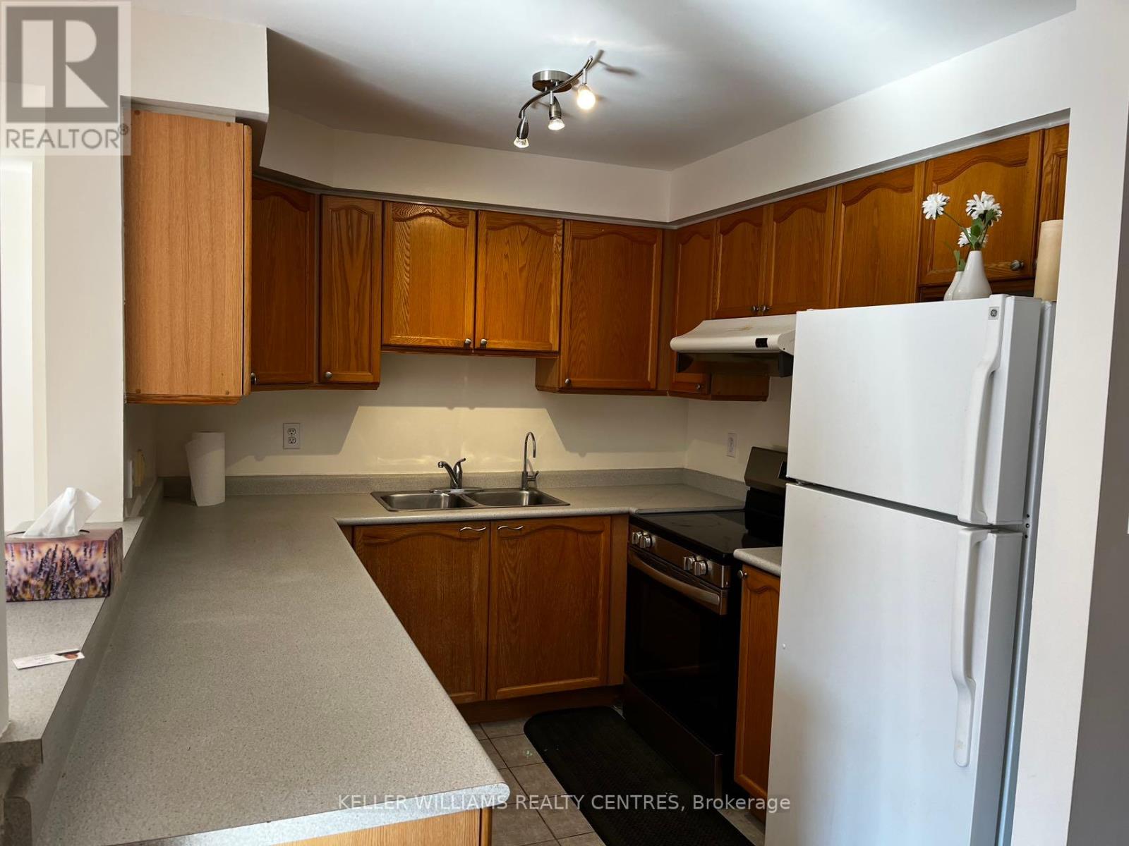 89 Mugford Road, Aurora, Ontario  L4G 7J5 - Photo 4 - N12351356