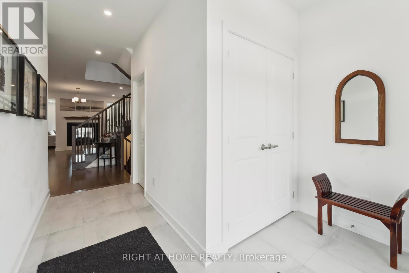 848 Beckton Heights S, Ottawa, Ontario  K2S 2X9 - Photo 2 - X12420229