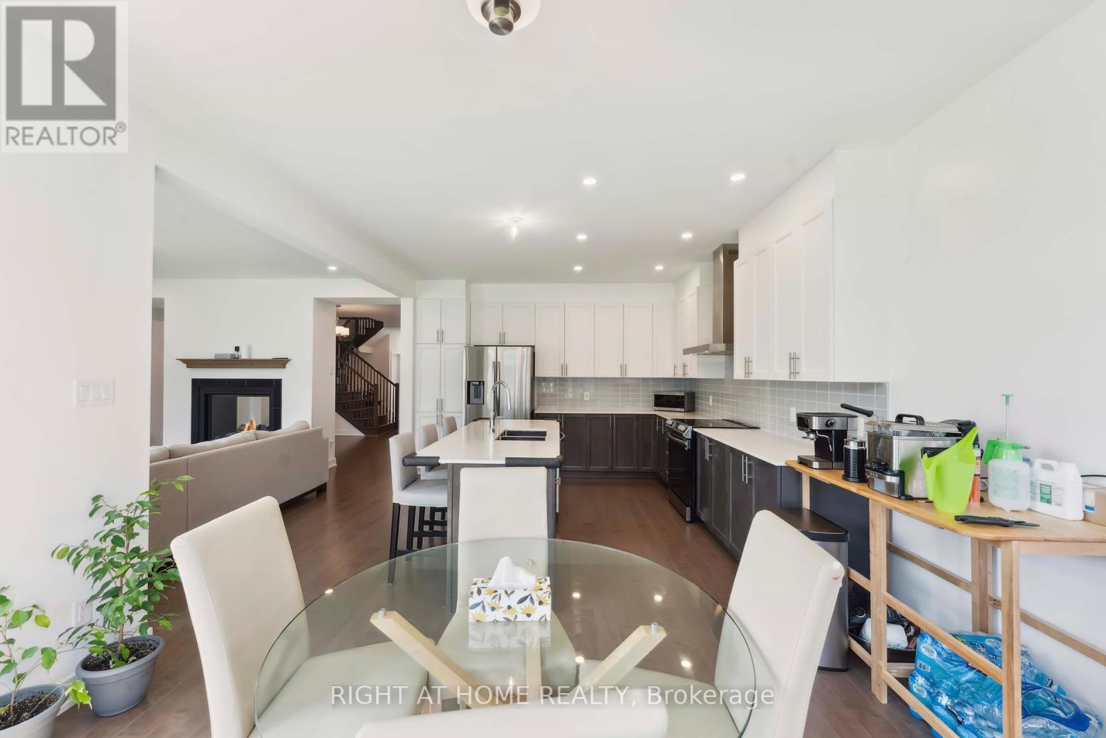 848 Beckton Heights S, Ottawa, Ontario  K2S 2X9 - Photo 7 - X12420229