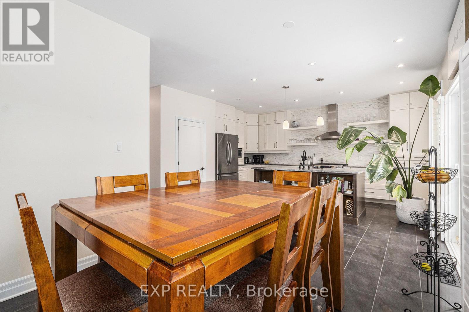 182 Sunita Crescent, Ottawa, Ontario  K2J 5S8 - Photo 8 - X12420250