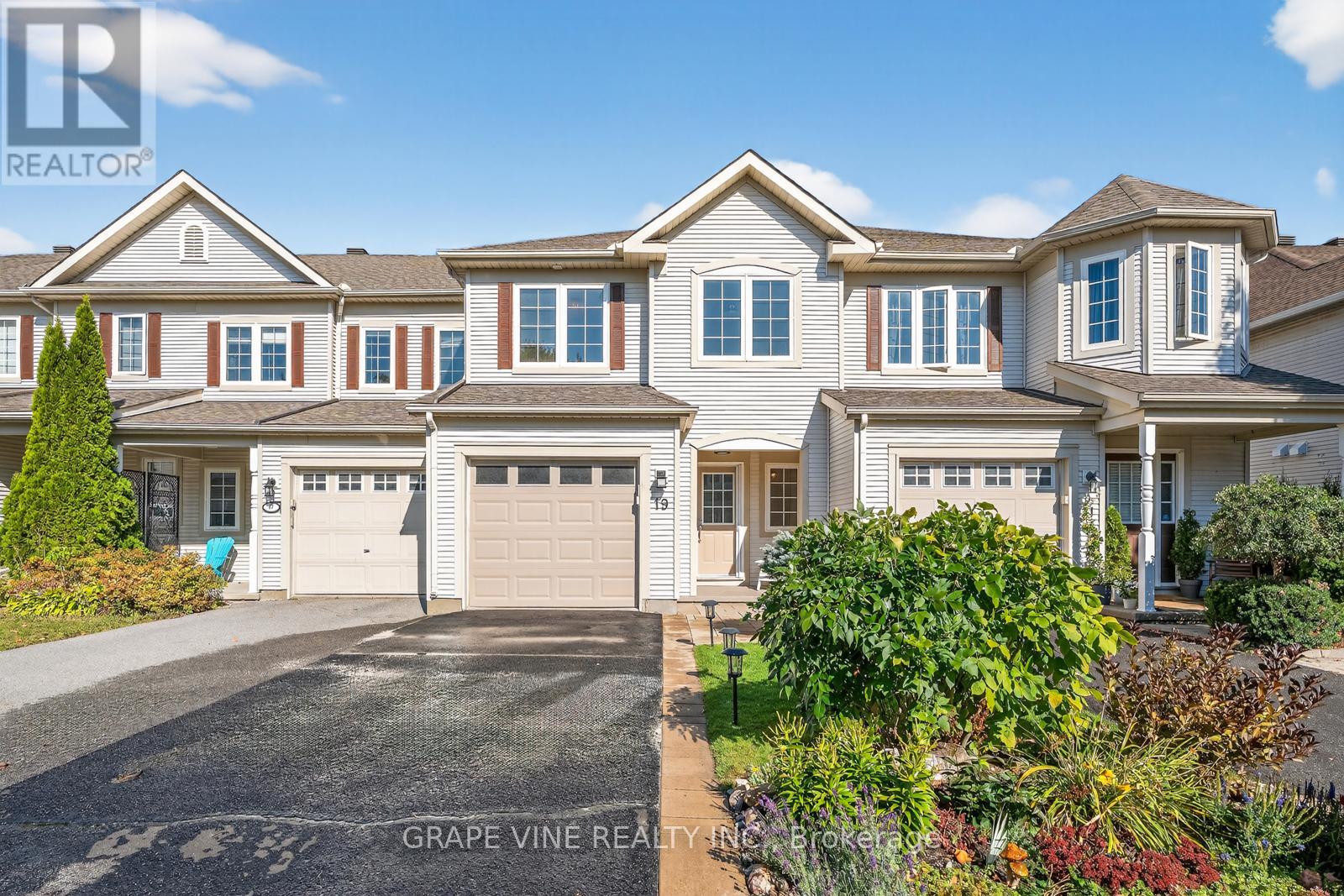 19 FIELDBERRY PRIVATE, ottawa, Ontario