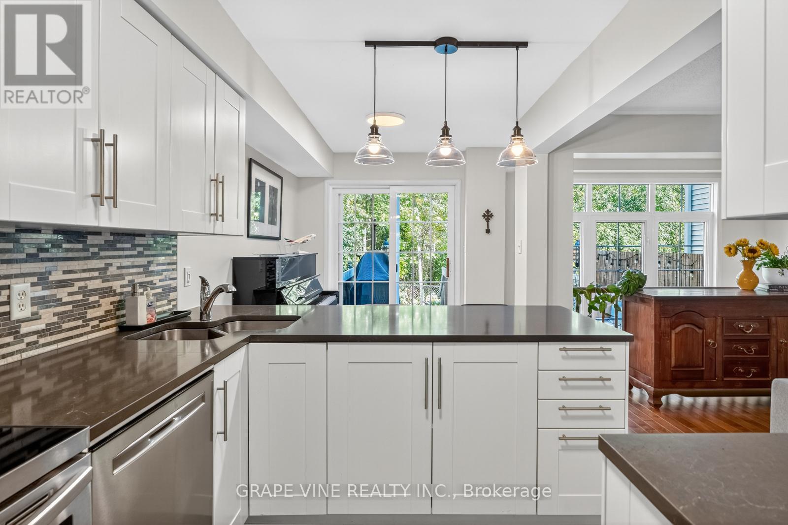 19 Fieldberry Private, Ottawa, Ontario  K2J 5E7 - Photo 18 - X12420267