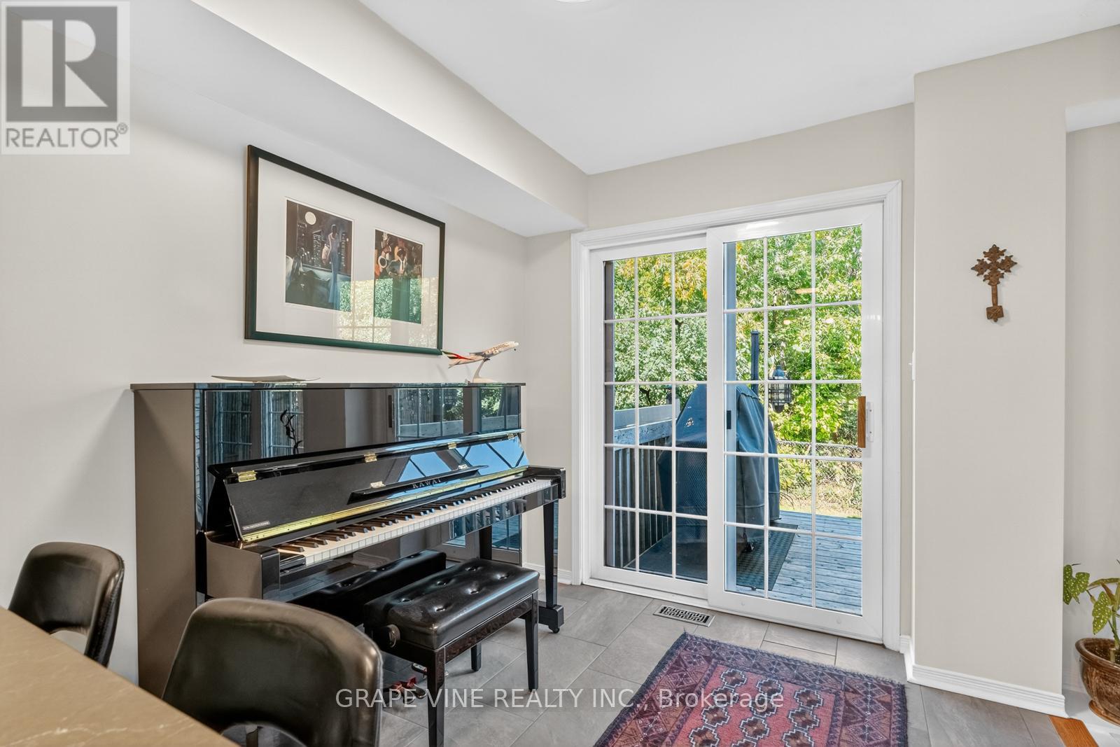 19 Fieldberry Private, Ottawa, Ontario  K2J 5E7 - Photo 20 - X12420267