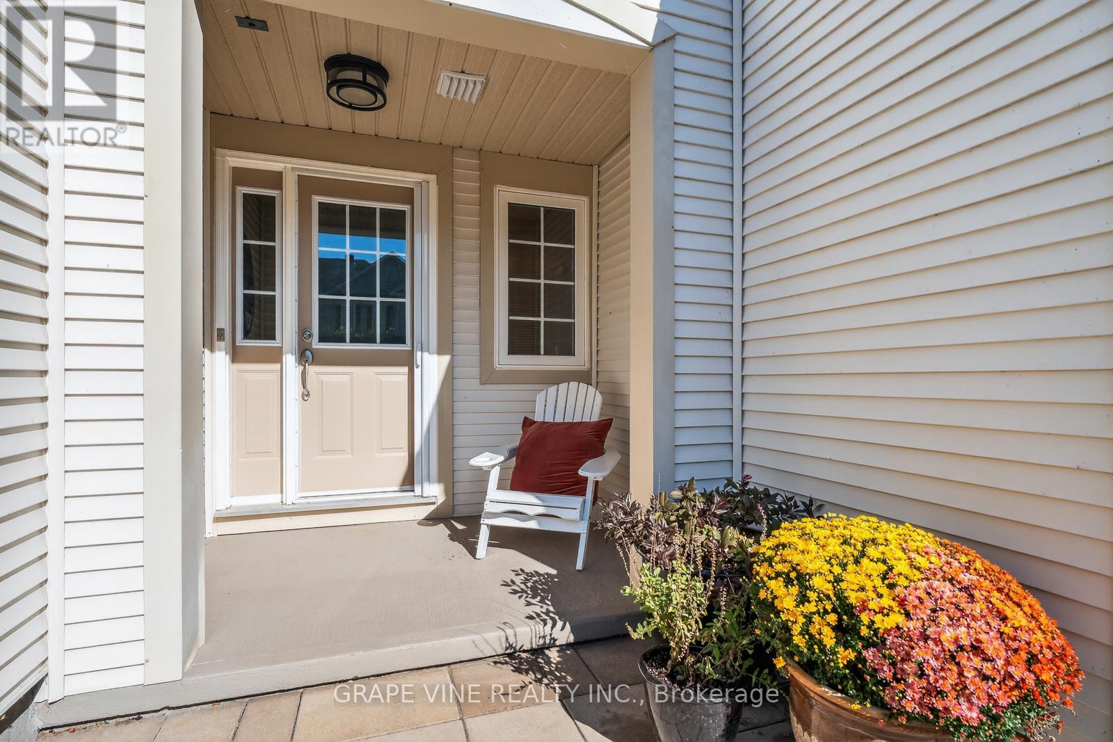 19 Fieldberry Private, Ottawa, Ontario  K2J 5E7 - Photo 3 - X12420267