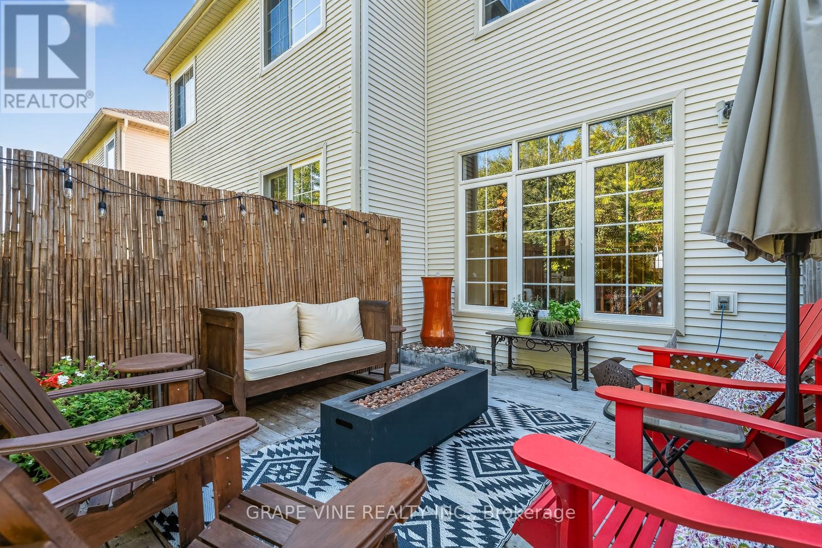 19 Fieldberry Private, Ottawa, Ontario  K2J 5E7 - Photo 4 - X12420267
