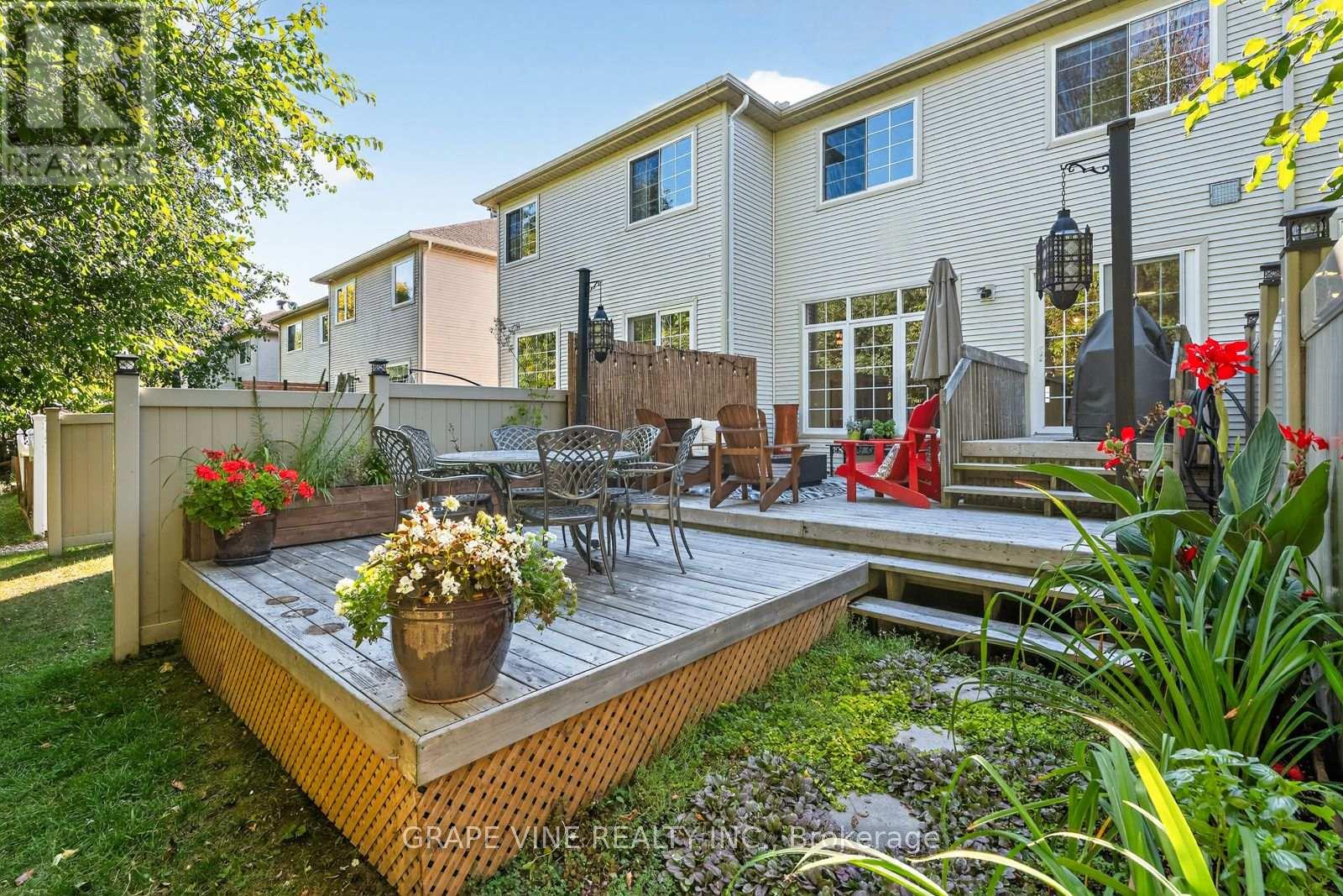 19 Fieldberry Private, Ottawa, Ontario  K2J 5E7 - Photo 6 - X12420267