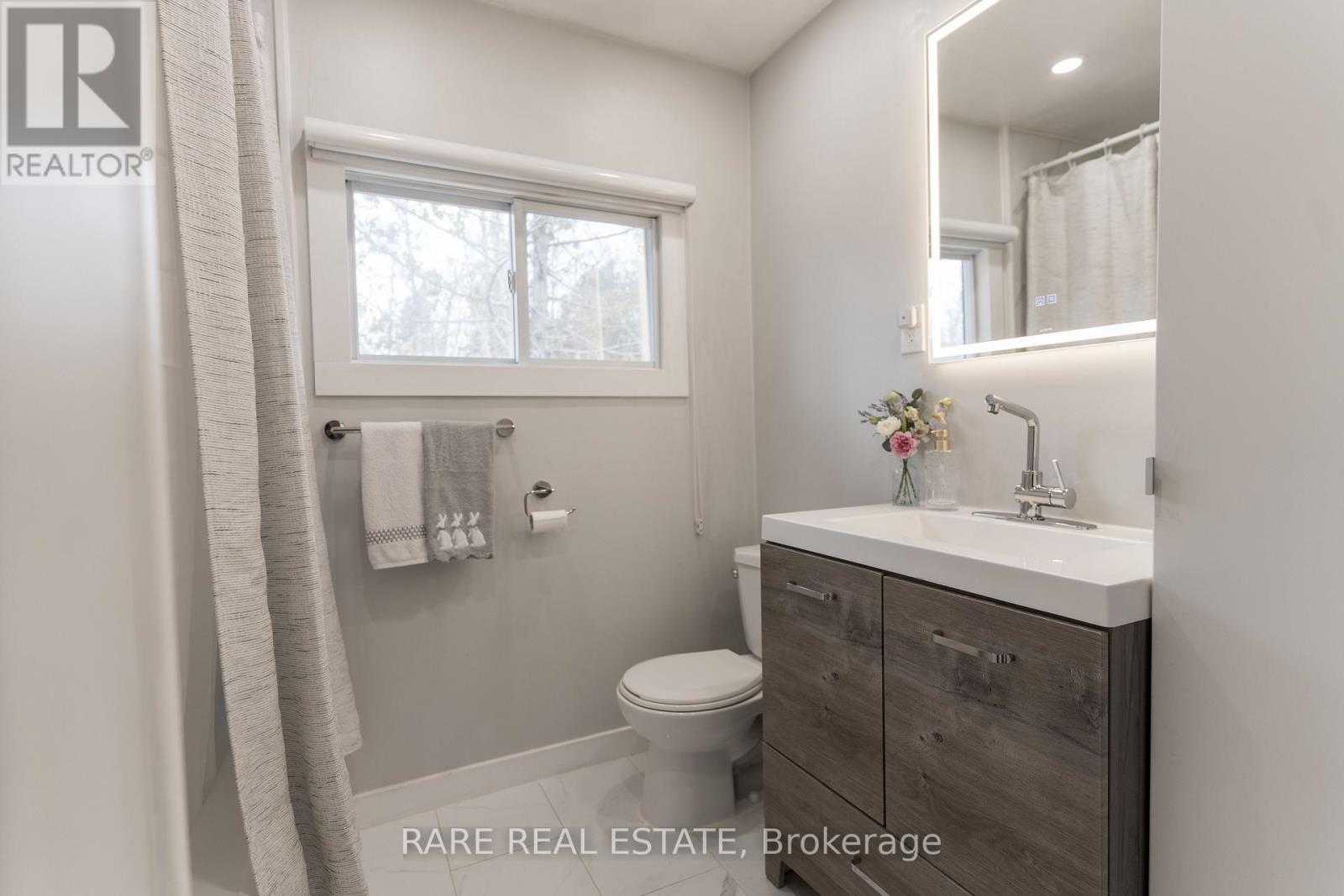 162 Blue Mountain Drive, Blue Mountains, Ontario  L9Y 0K9 - Photo 11 - X12420212
