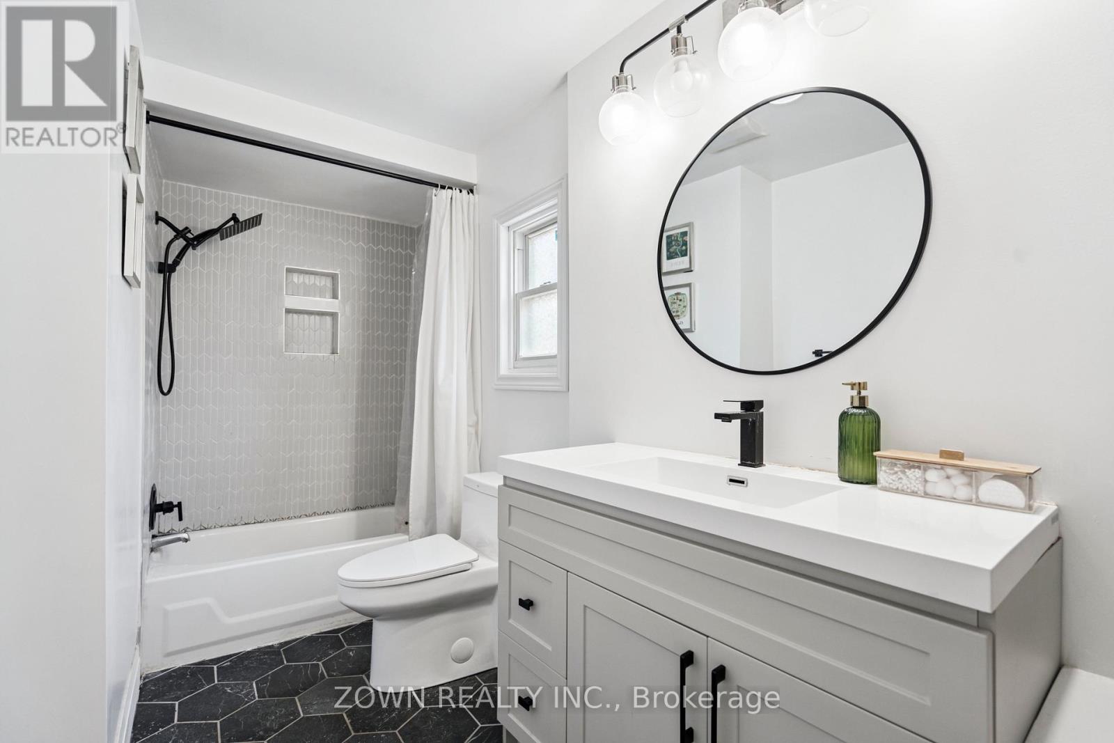 64 Sheaffe Street, Hamilton, Ontario  L8R 2E9 - Photo 29 - X12420226