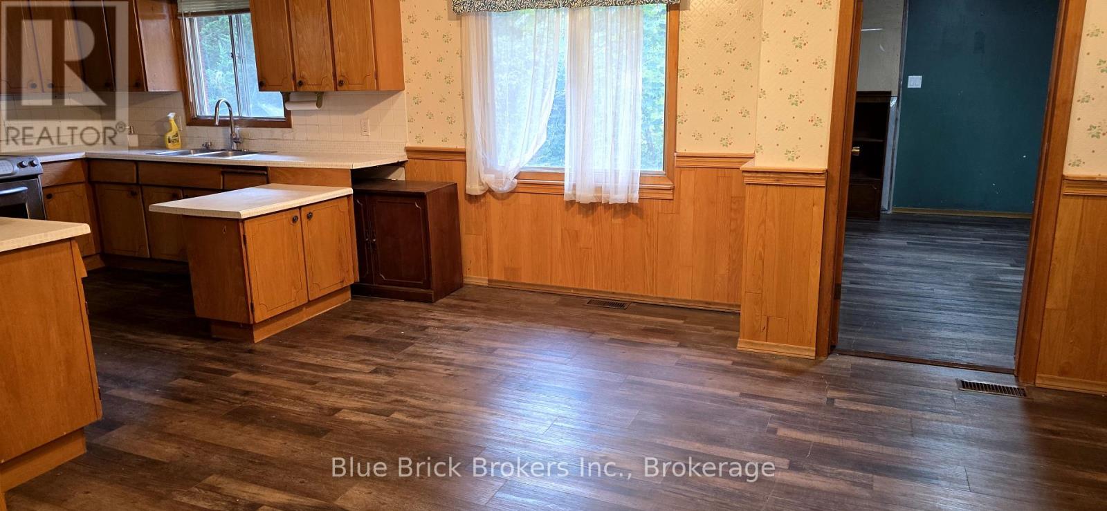 10440 Sinclair Drive N, Middlesex Centre, Ontario  N0M 2A0 - Photo 7 - X12371693