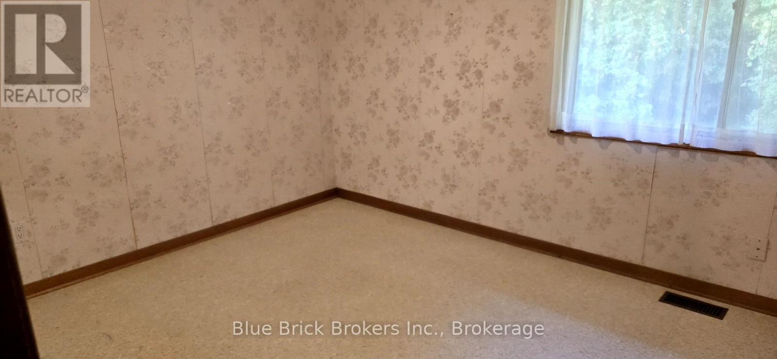 10440 Sinclair Drive N, Middlesex Centre, Ontario  N0M 2A0 - Photo 9 - X12371693