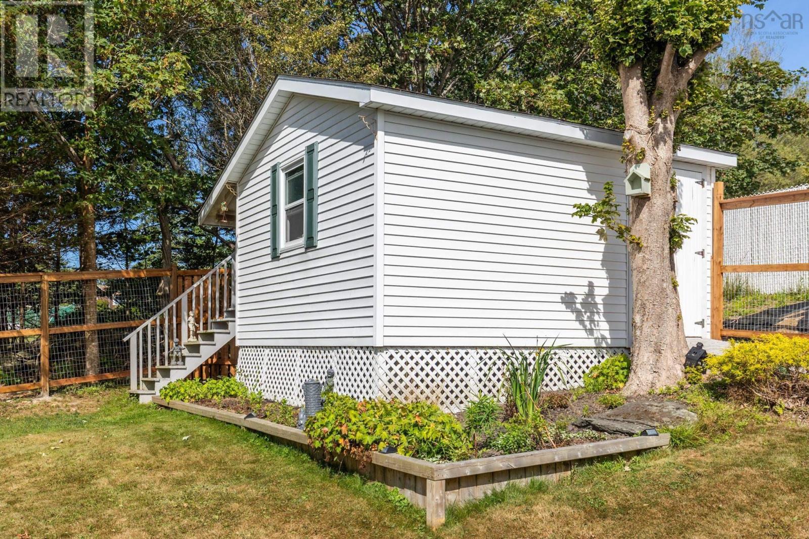 35 Sprucewood Drive, Yarmouth, Nova Scotia  B5A 4M9 - Photo 47 - 202521318