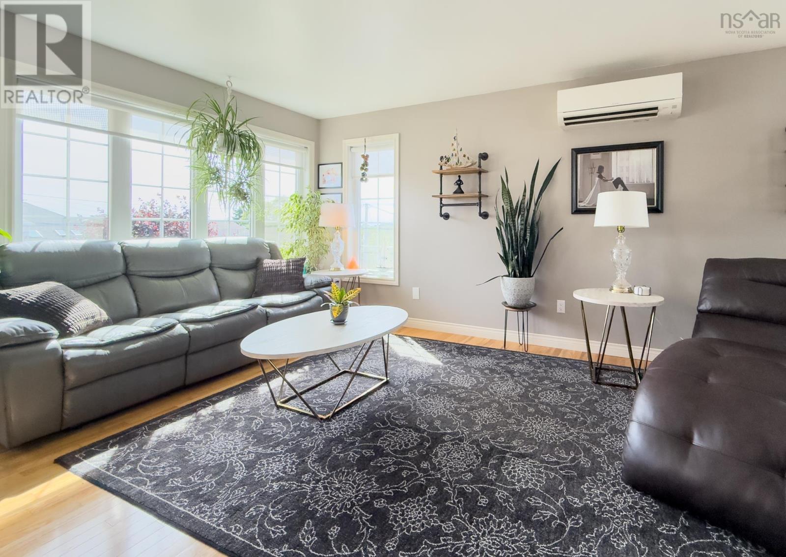 35 Sprucewood Drive, Yarmouth, Nova Scotia  B5A 4M9 - Photo 9 - 202521318