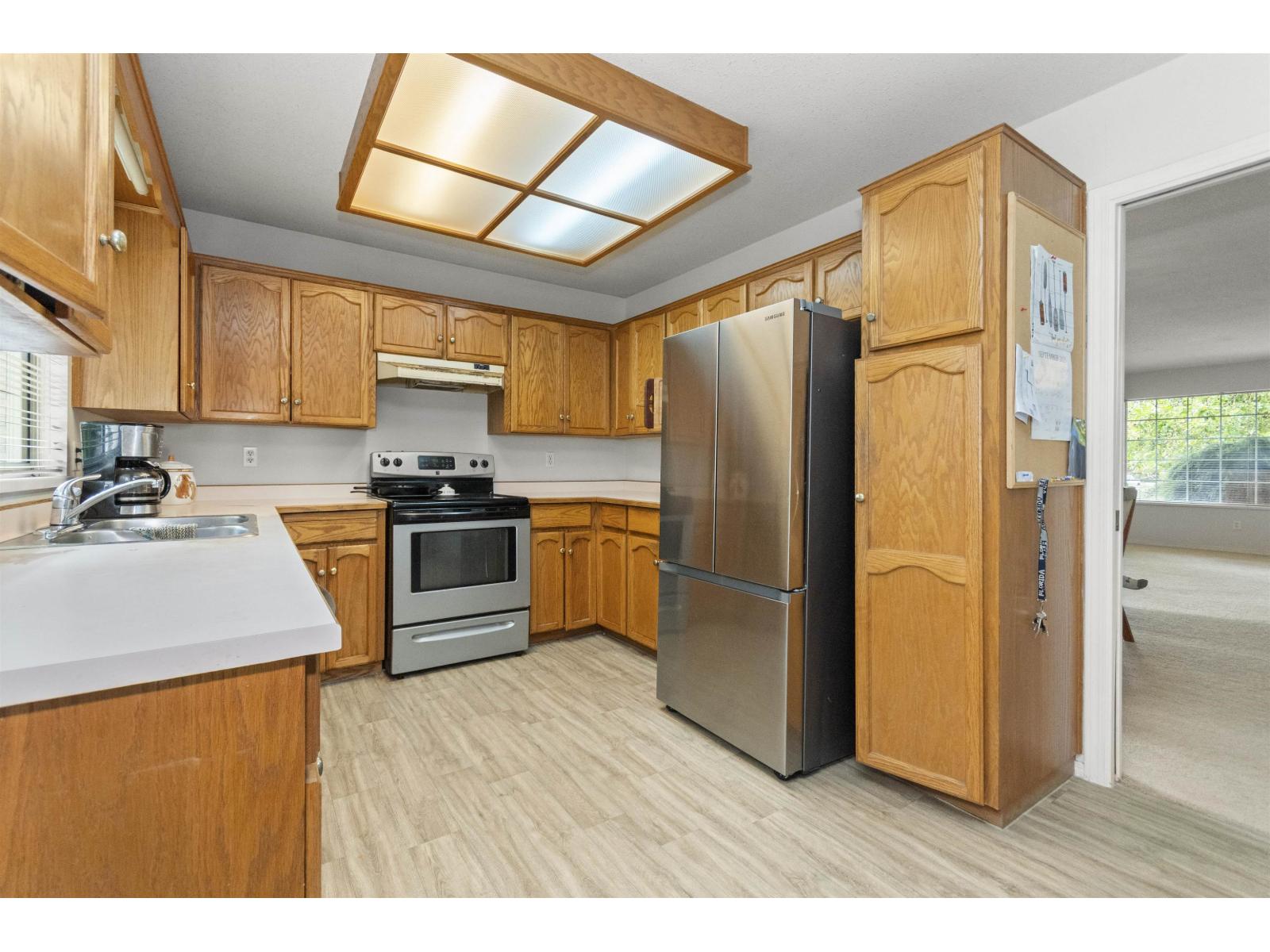 8674 143 Street, Surrey, British Columbia  V3W 0N7 - Photo 8 - R3046893