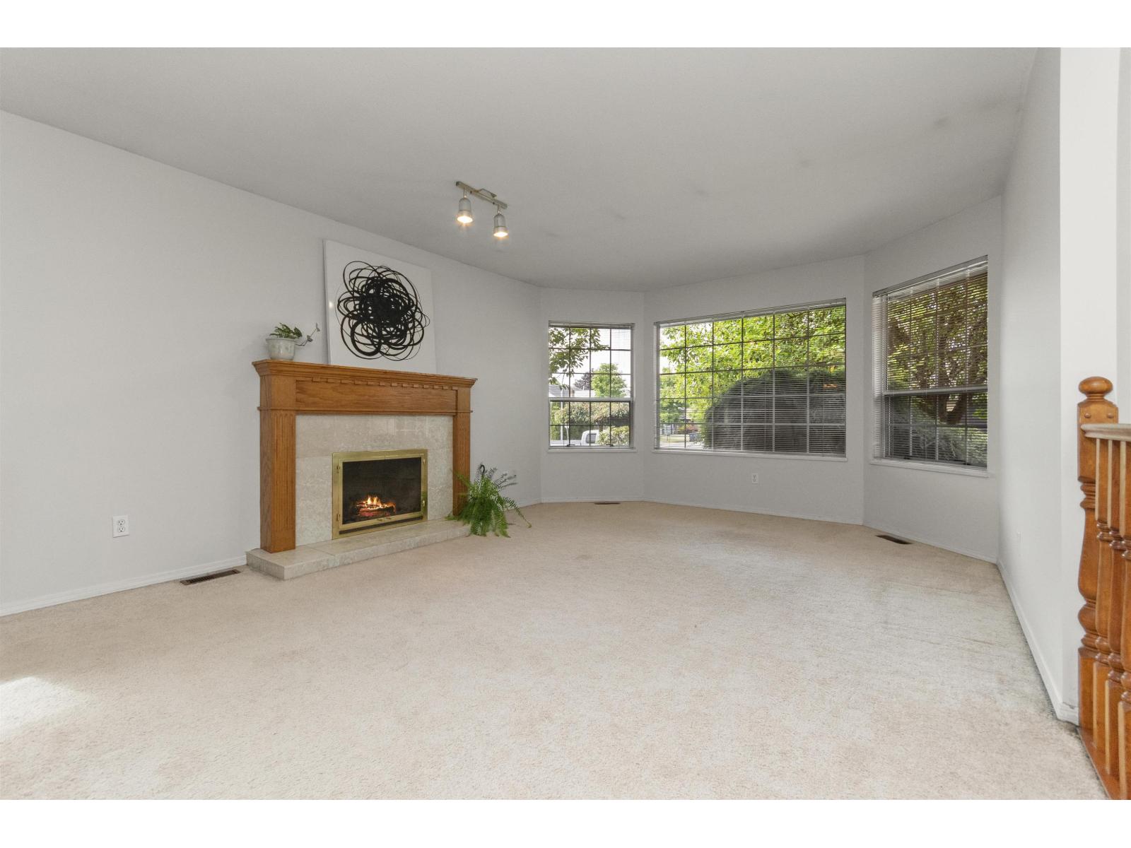 8674 143 Street, Surrey, British Columbia  V3W 0N7 - Photo 6 - R3046893