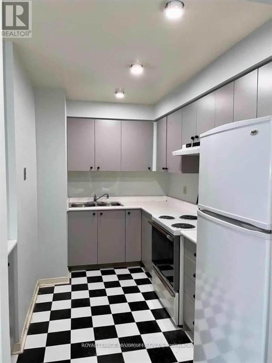 2 - 1633 Dundas Street W, Toronto, Ontario  M6K 1V2 - Photo 9 - C12420253