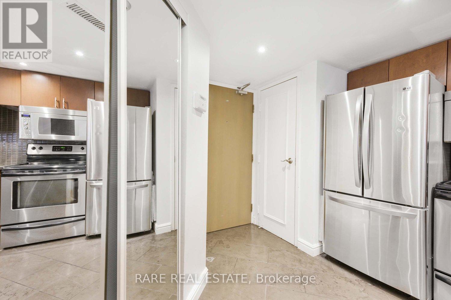 310 - 1001 Bay Street, Toronto, Ontario  M5S 3A6 - Photo 2 - C12420257