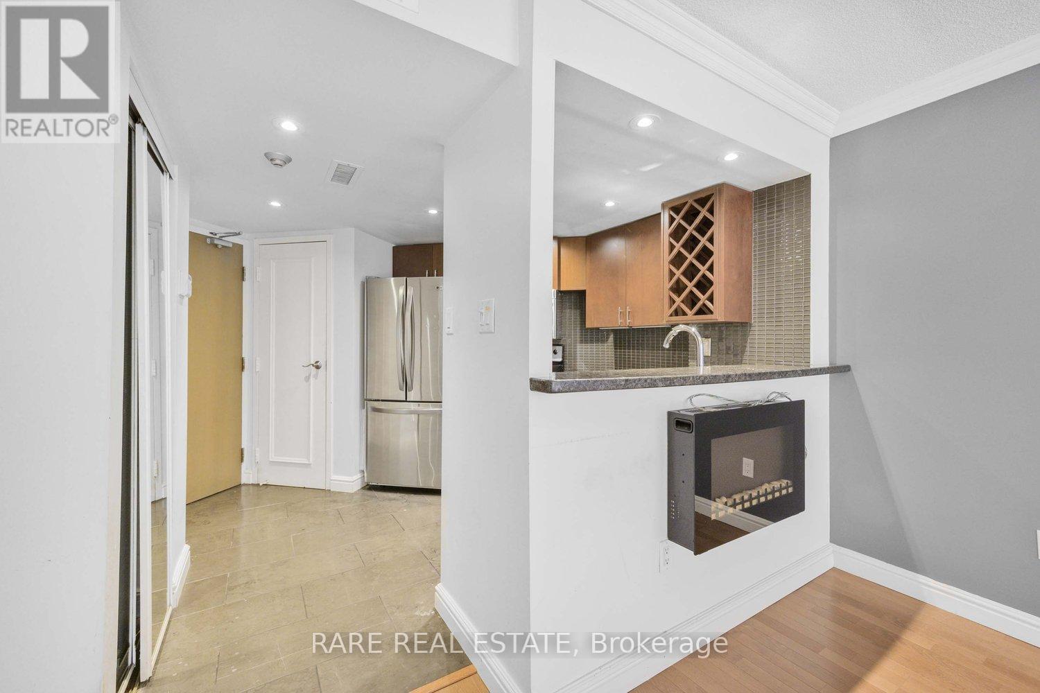 310 - 1001 Bay Street, Toronto, Ontario  M5S 3A6 - Photo 8 - C12420257
