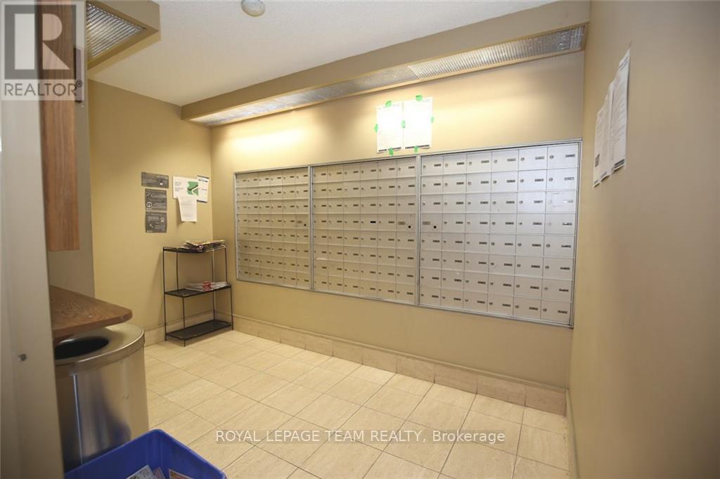 1003 - 1100 Ambleside Drive, Ottawa, Ontario  K2B 8G6 - Photo 10 - X12420271