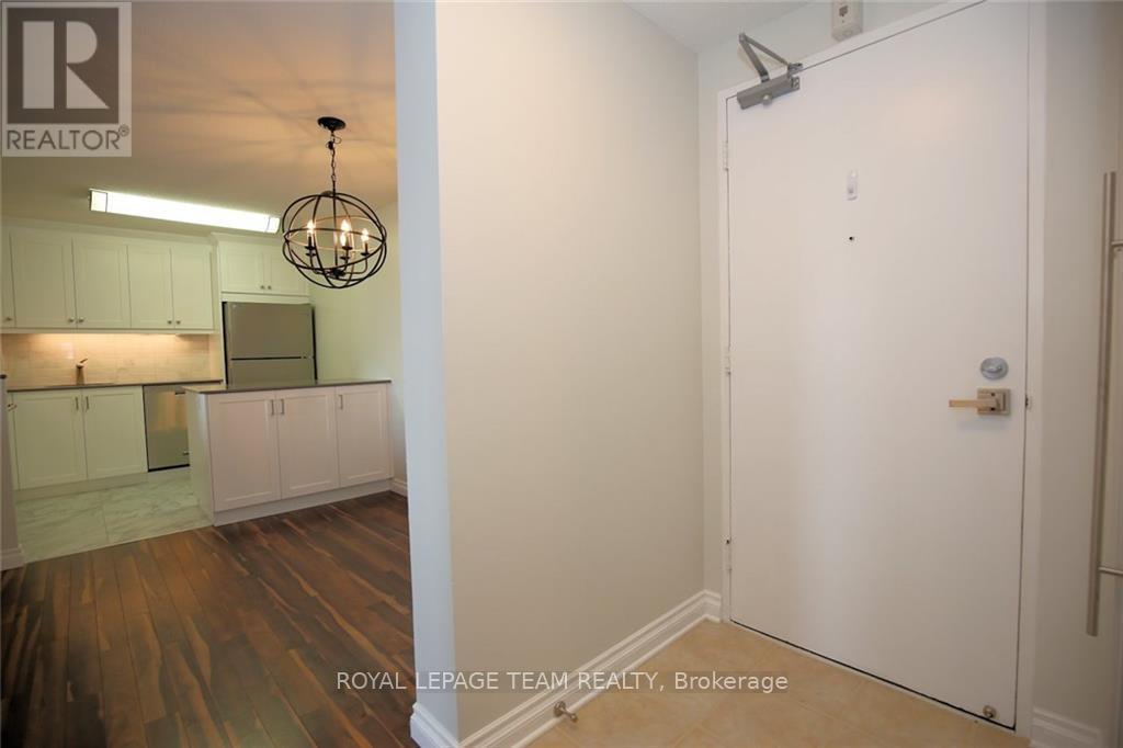 1003 - 1100 Ambleside Drive, Ottawa, Ontario  K2B 8G6 - Photo 13 - X12420271