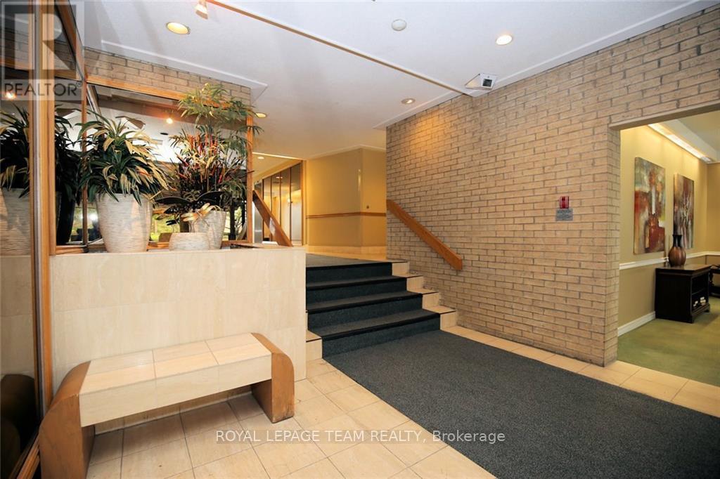 1003 - 1100 Ambleside Drive, Ottawa, Ontario  K2B 8G6 - Photo 9 - X12420271