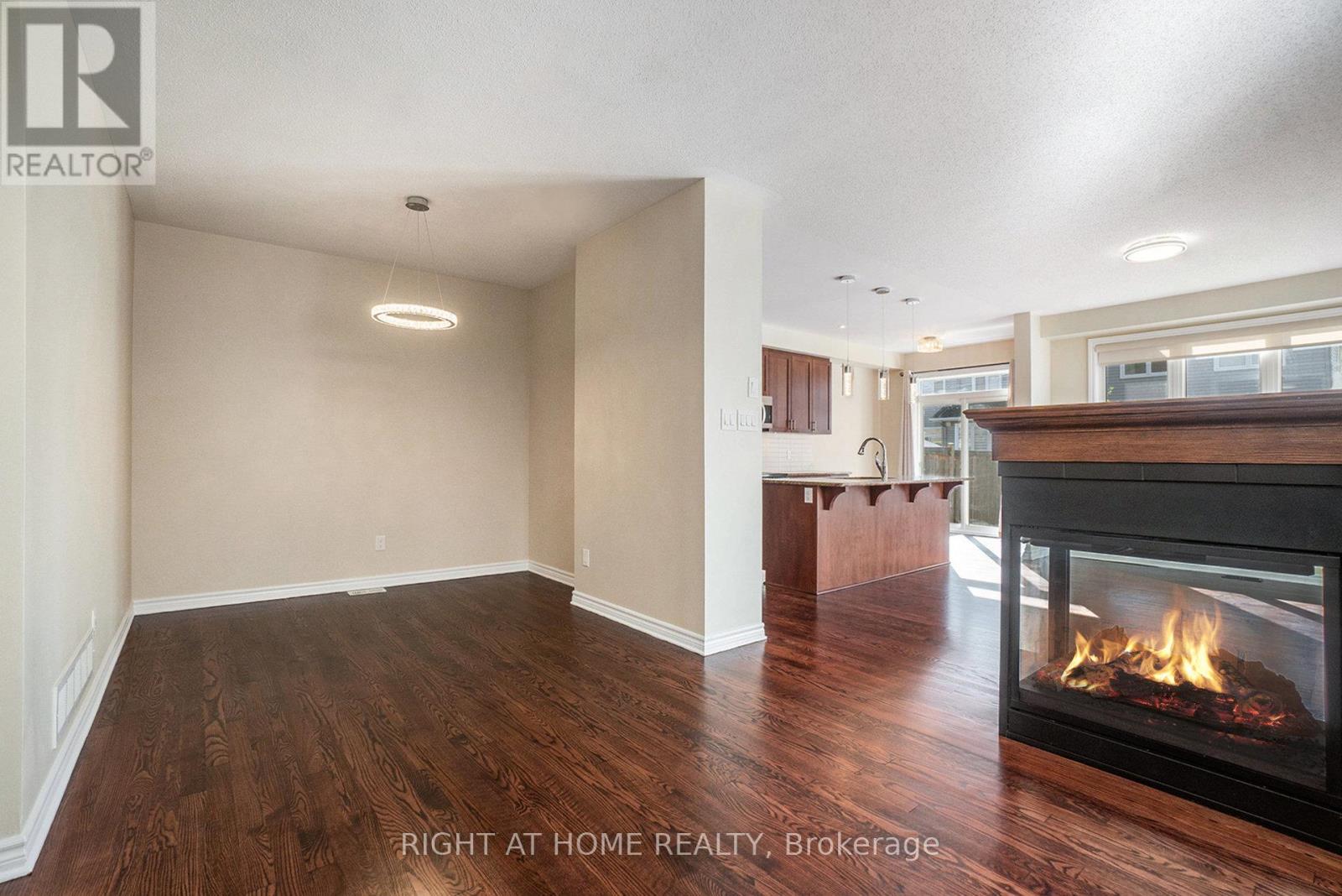 928 Bunchberry Way, Ottawa, Ontario  K1T 0L6 - Photo 15 - X12420281