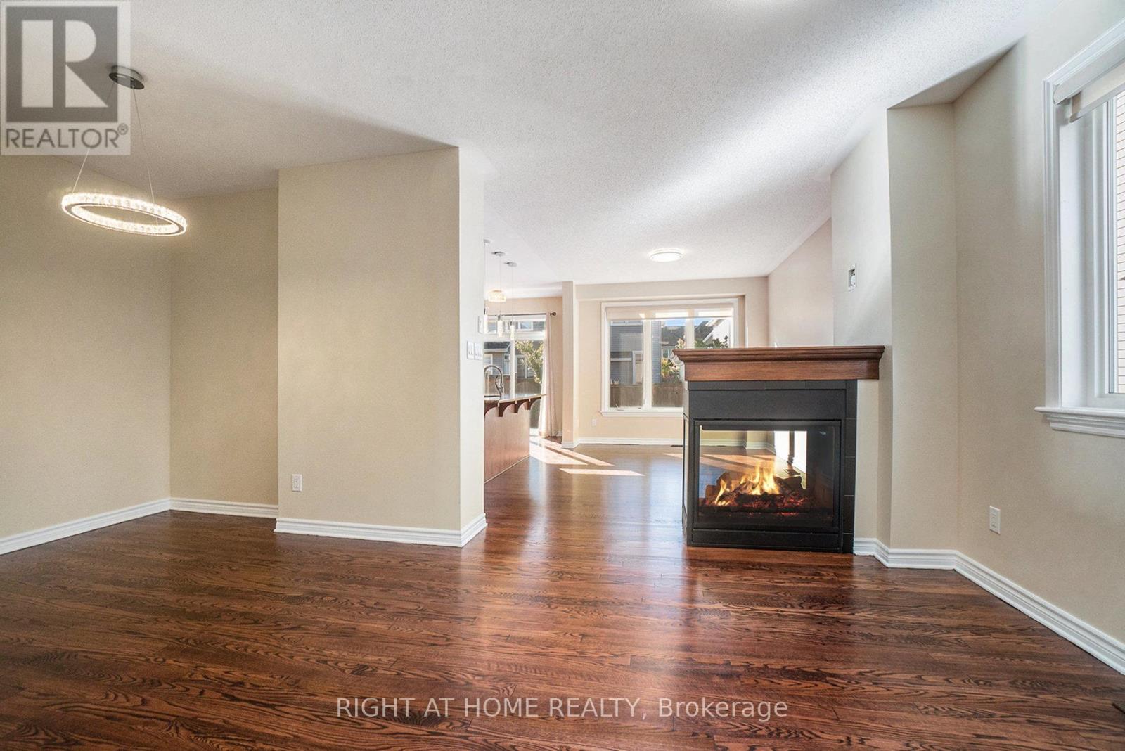 928 Bunchberry Way, Ottawa, Ontario  K1T 0L6 - Photo 19 - X12420281