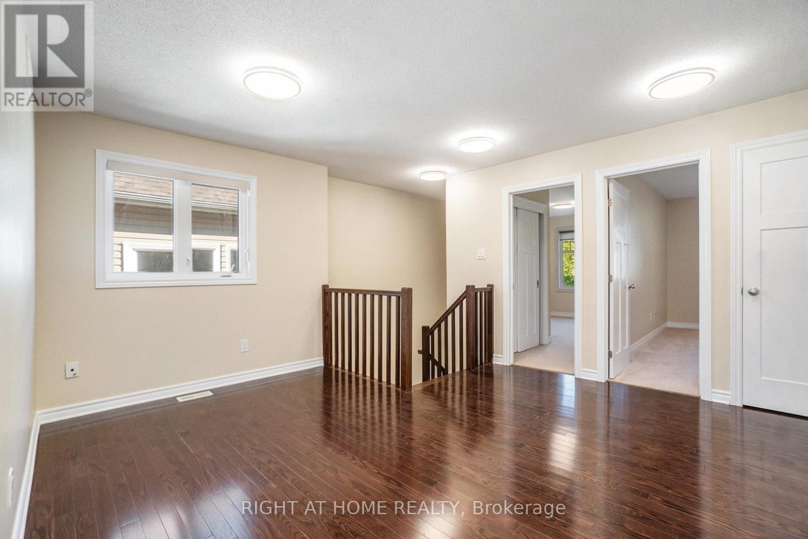 928 Bunchberry Way, Ottawa, Ontario  K1T 0L6 - Photo 32 - X12420281