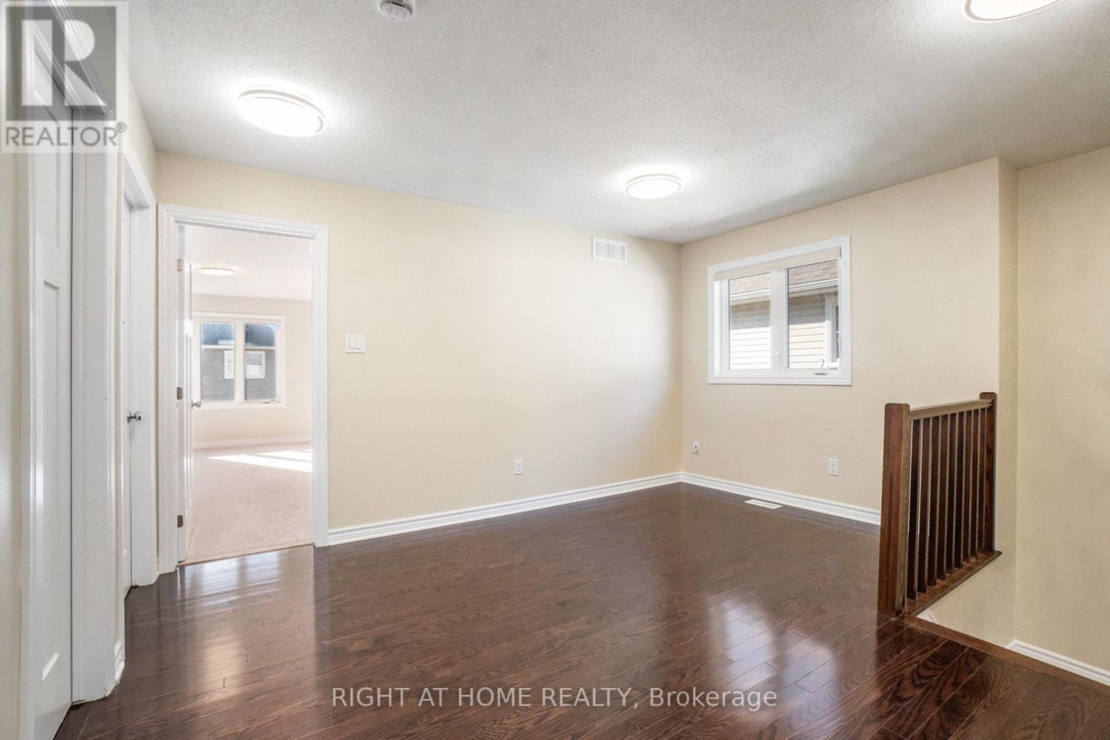 928 Bunchberry Way, Ottawa, Ontario  K1T 0L6 - Photo 34 - X12420281
